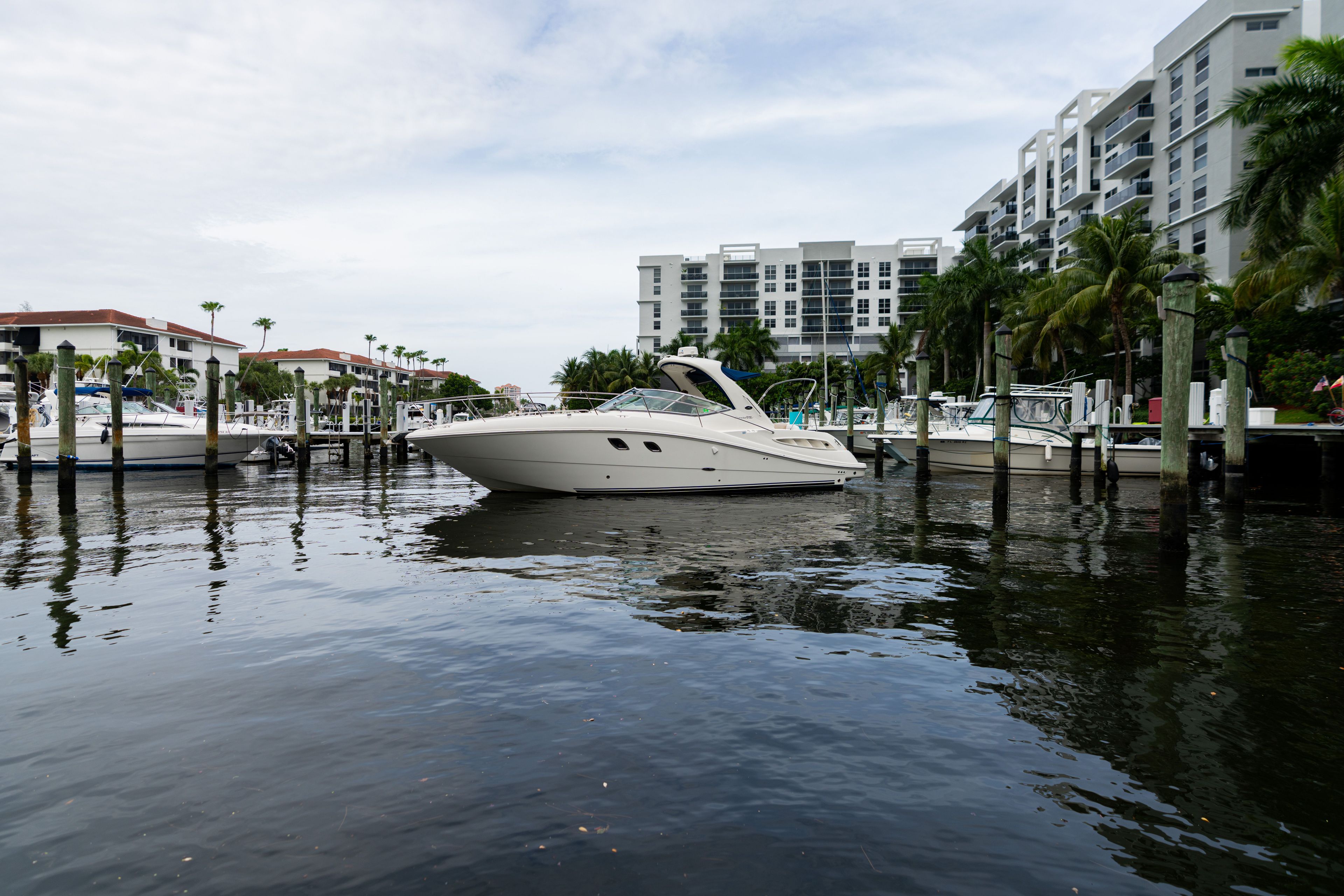 2010 Sea Ray Sundancer 330 - 12
