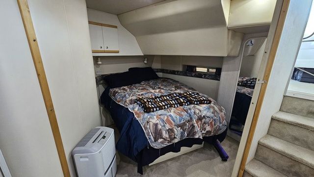 1996 Cruisers Yachts 3570 Esprit - 23