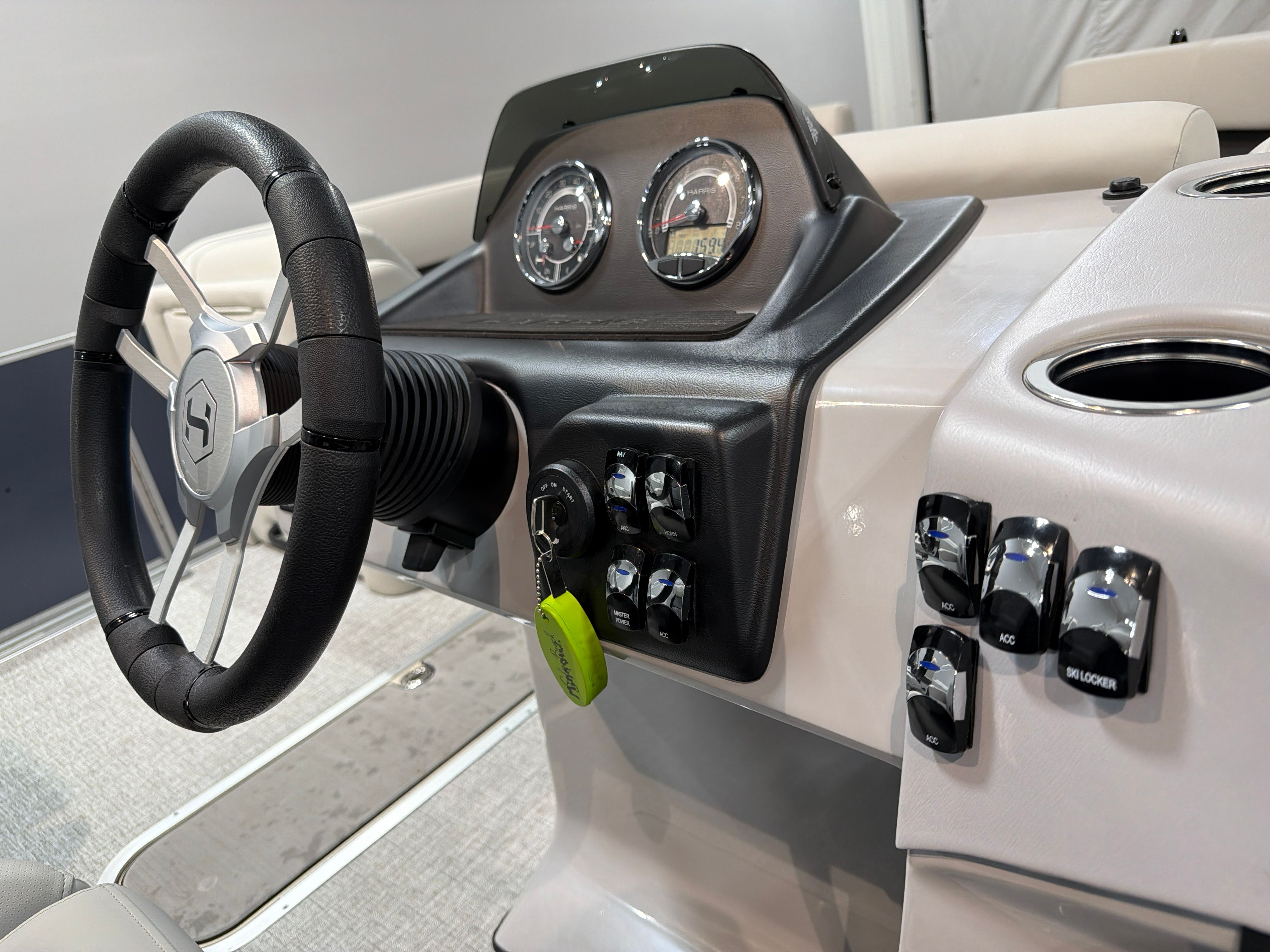 2025 Harris Cruiser 230 - 19