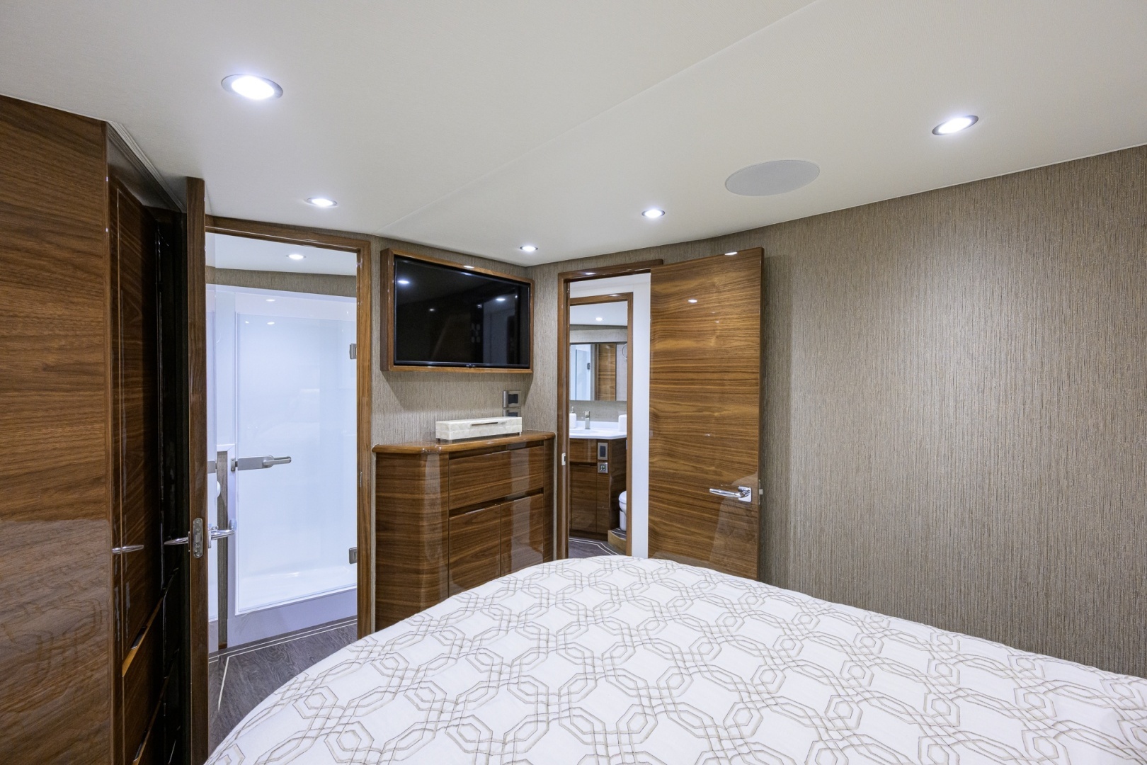 2024 Viking 54 Convertible - Image 14