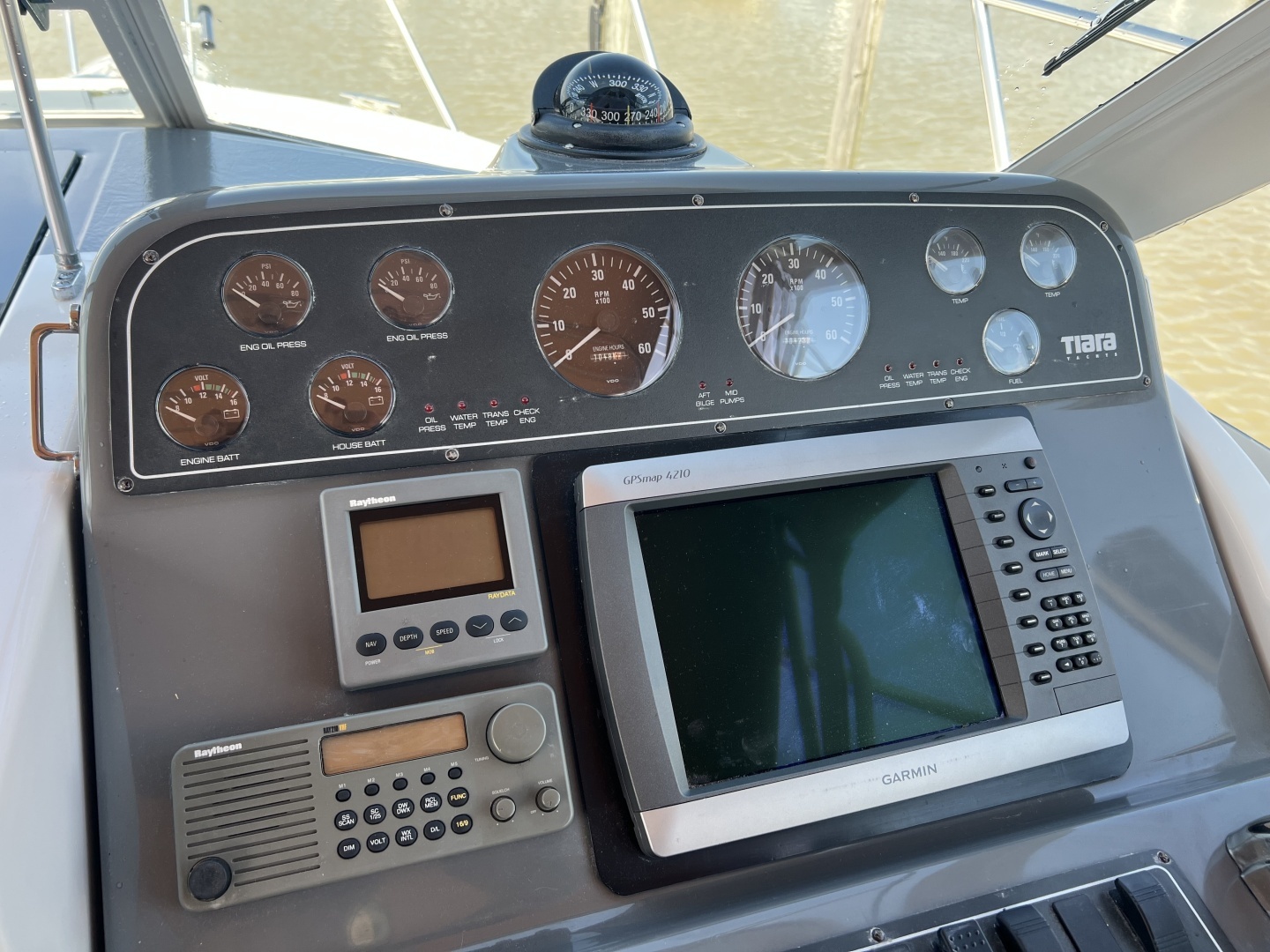 2000 Tiara Yachts 29 Coronet - Image 7