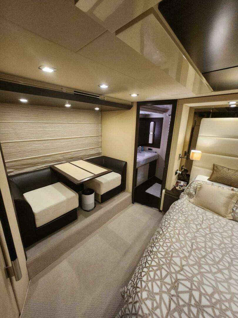 2014 Azimut Flybridge - Image 74