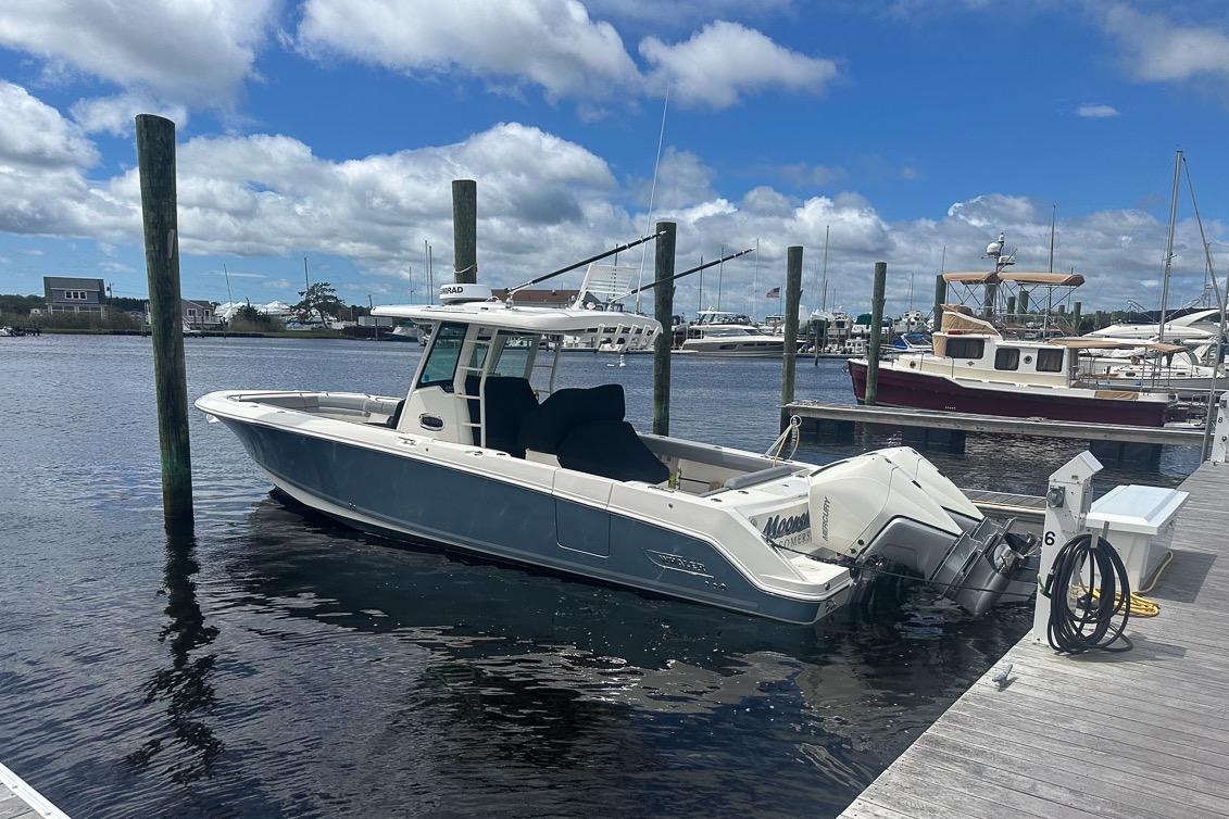 2023 Boston Whaler 330 Outrage