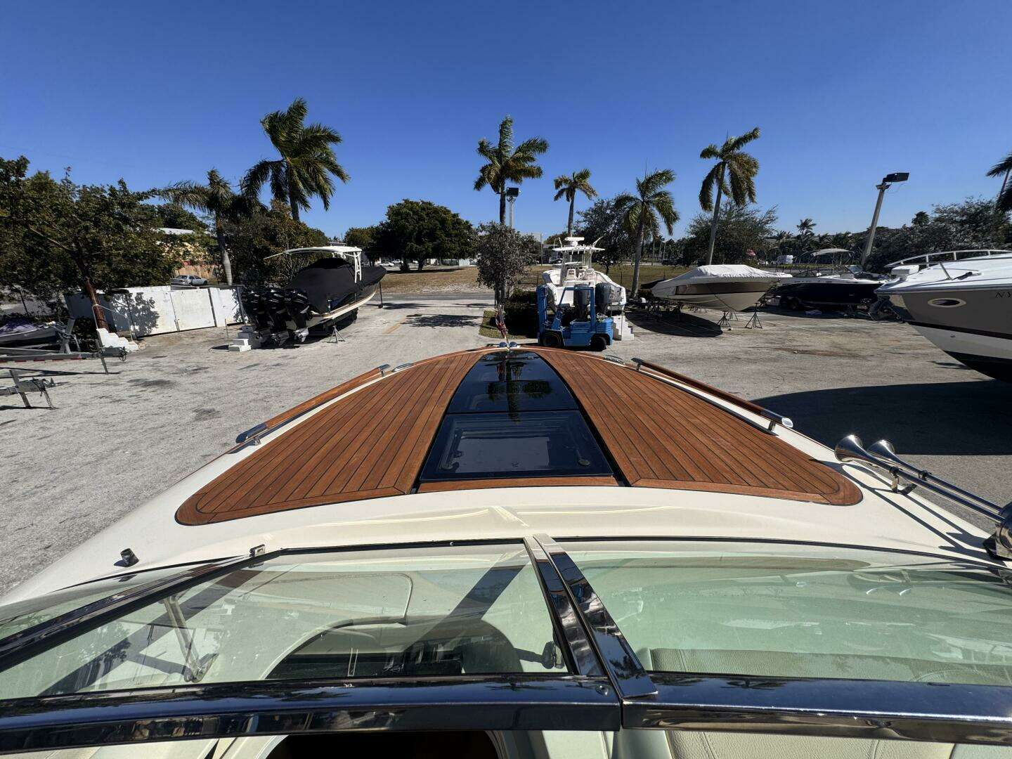 2019 Chris-Craft — - Image 16