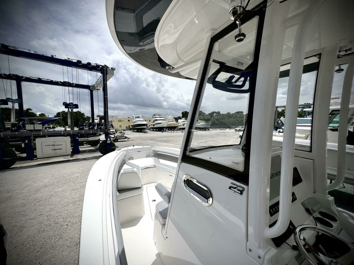 2020 Regulator 23 FS - Image 18