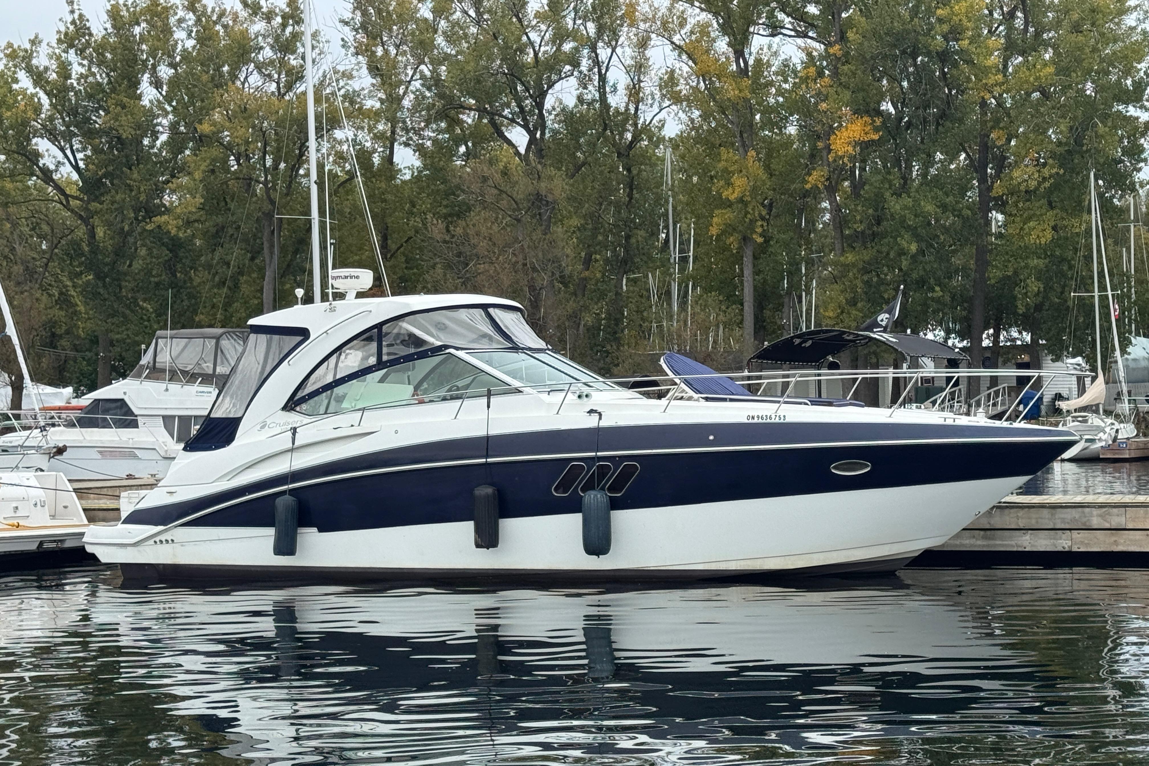 2008 Cruisers Yachts 360 Express