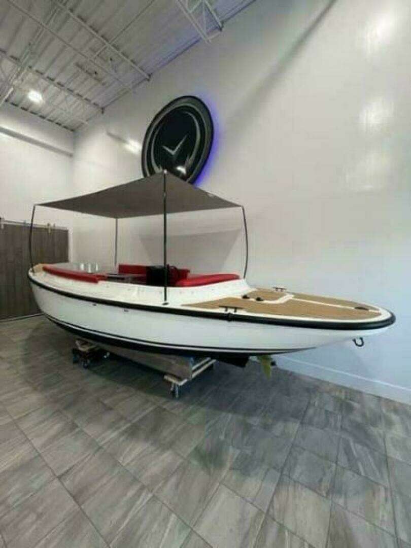 2024 Vision Fantail 217 - Image 2