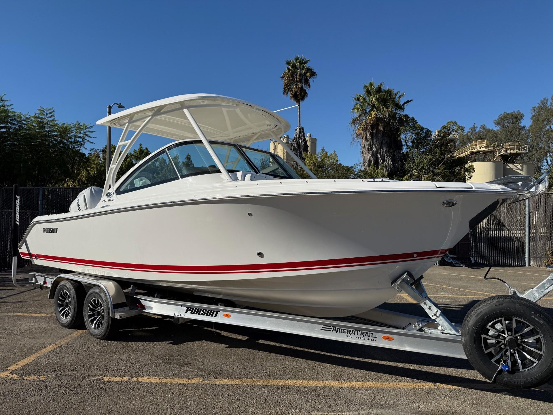 2025 Pursuit DC 246 Dual Console