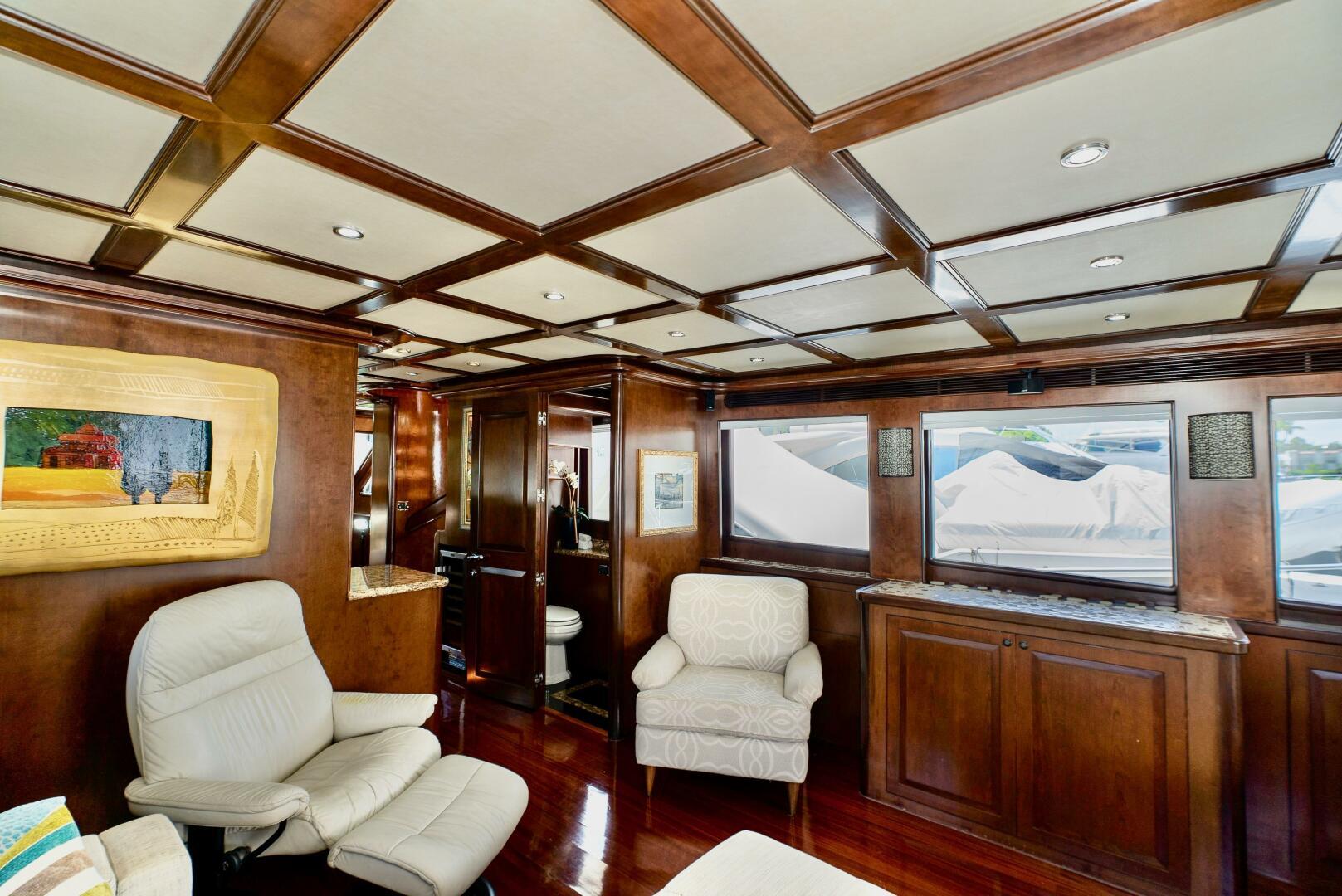 2027 Legend Boats 720 Skylounge