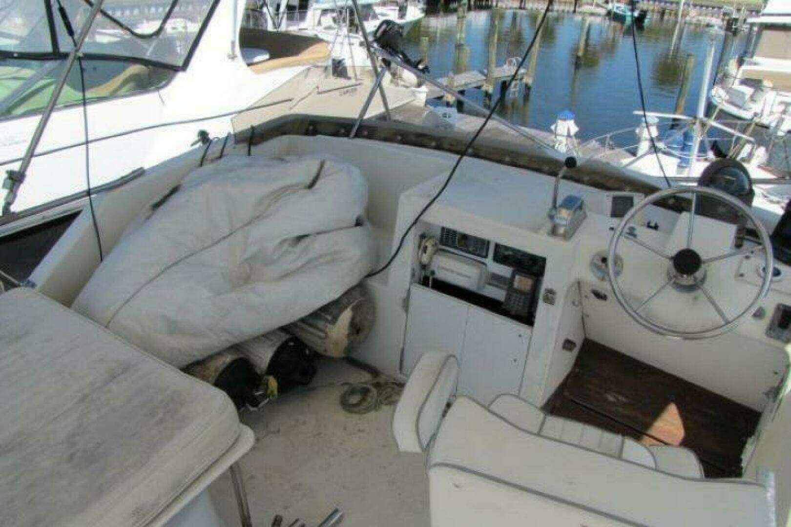 1973 Chris-Craft 55 Commander - Image 7
