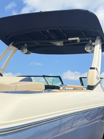 2026 Chris-Craft Bowrider Sportster WALKTHROUGH WINDSHIELD LUXURY B - 54