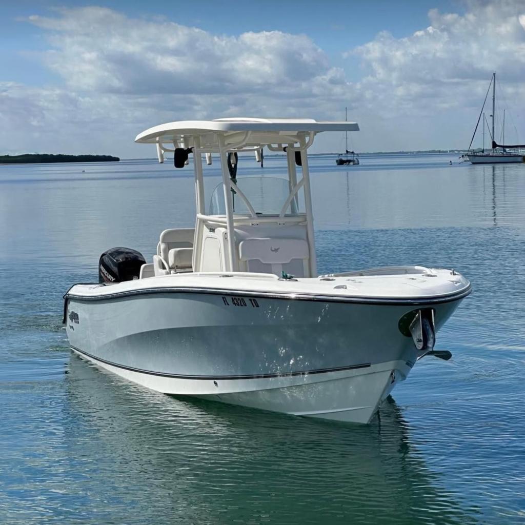2020 Mako 234 Center Console
