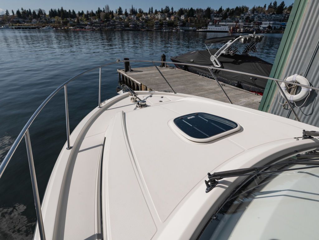 2020 Boston Whaler 325 CONQUEST PH - 5