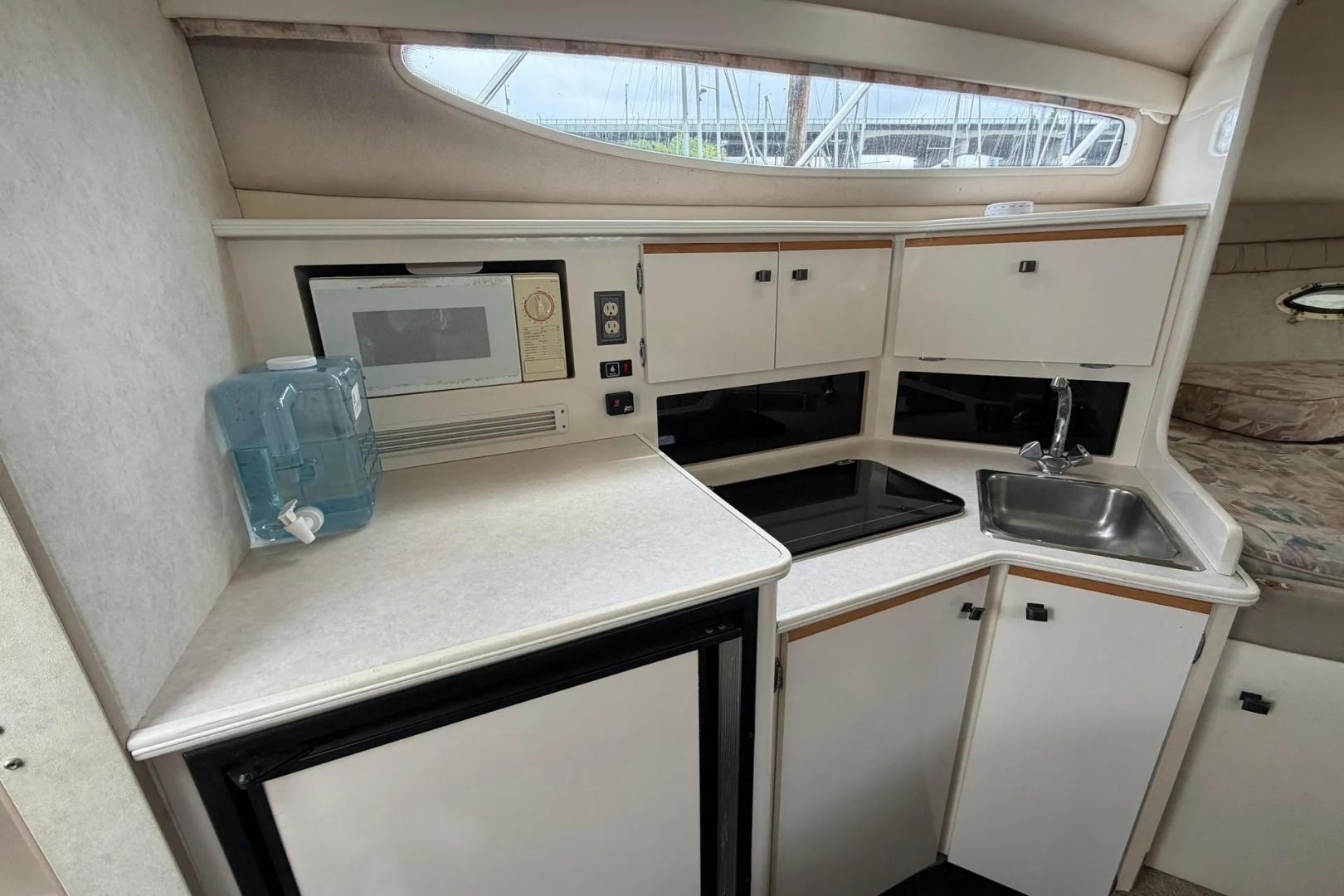 1999 Bayliner 3055 Ciera - Image 16