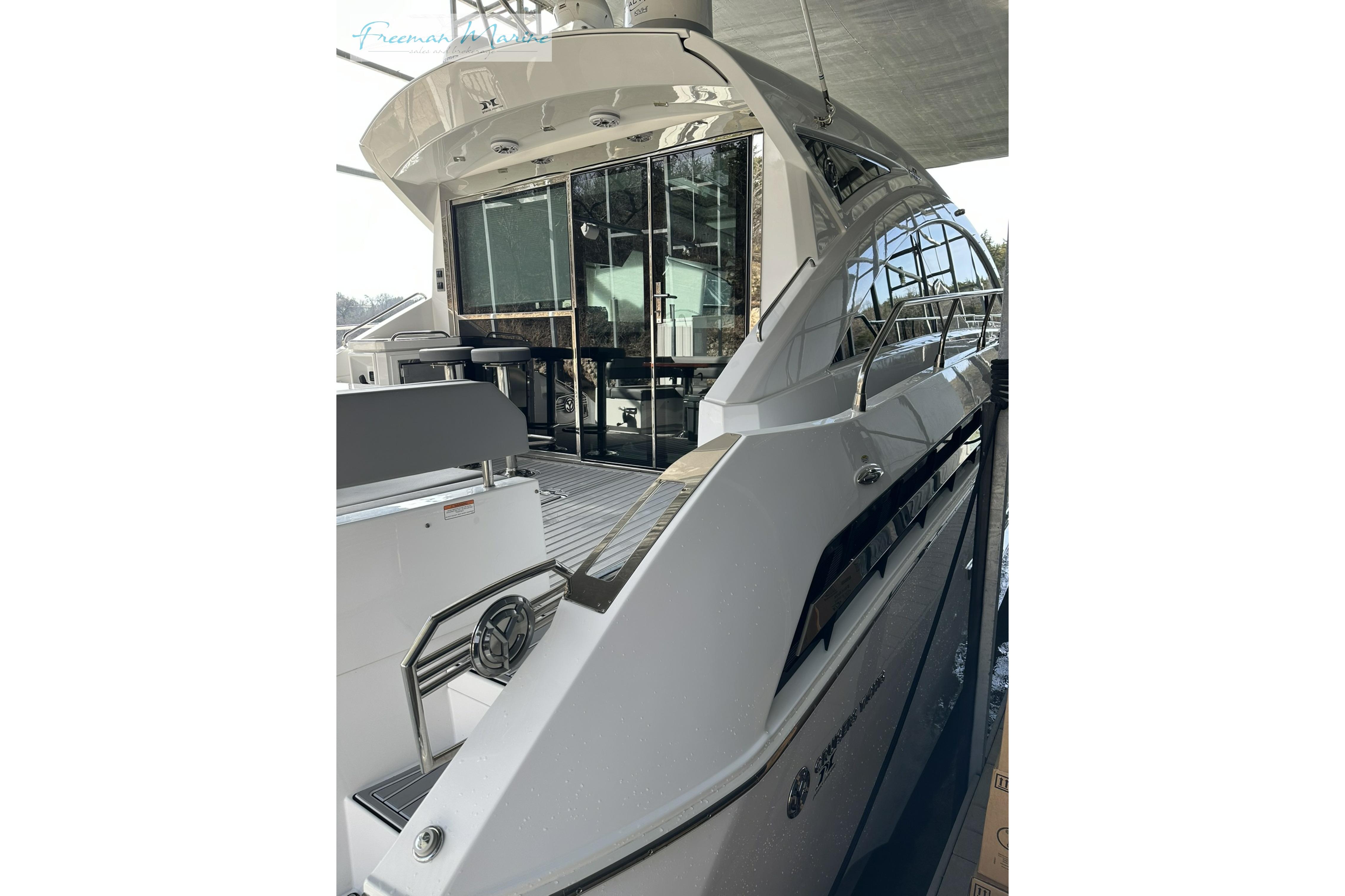 2022 Cruisers Yachts 60 Cantius