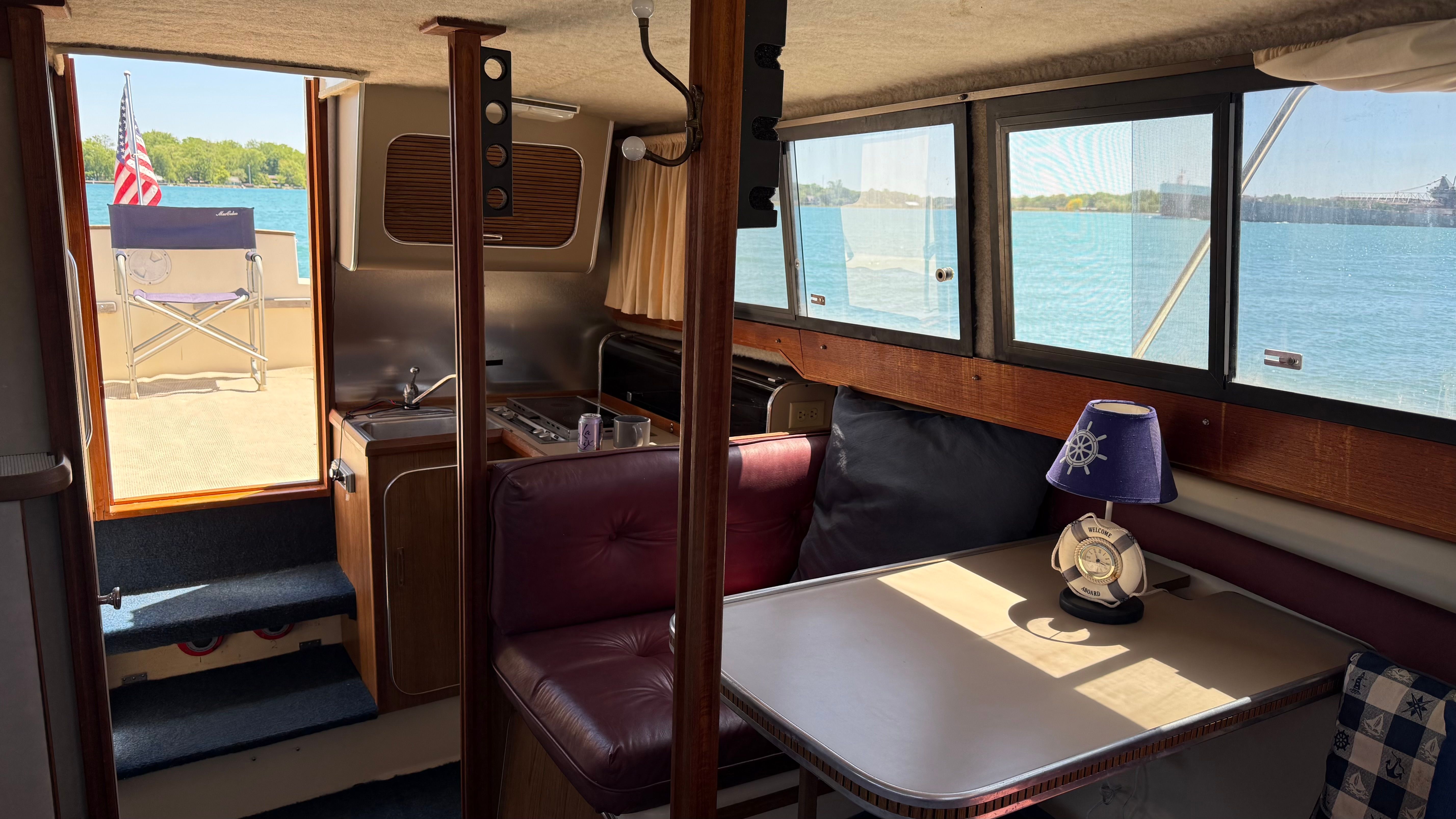 1986 Chris-Craft 292 CATALINA SUNBRIDGE - 8