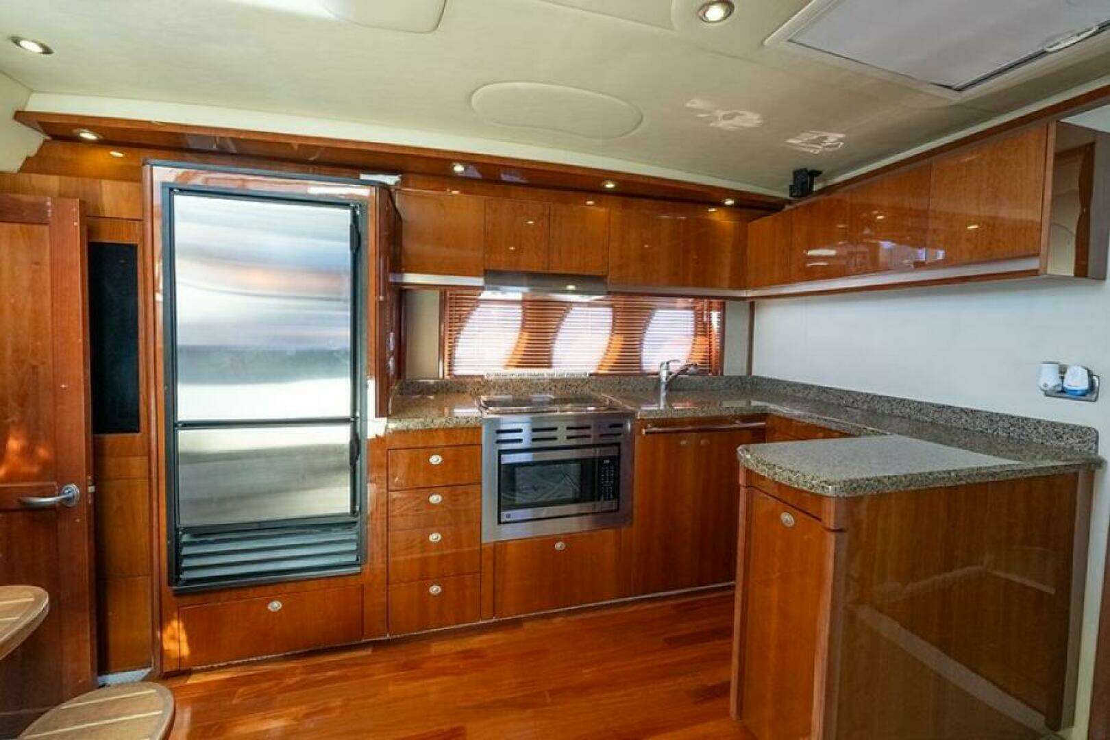 2007 Sea Ray 48 Sundancer - Image 9