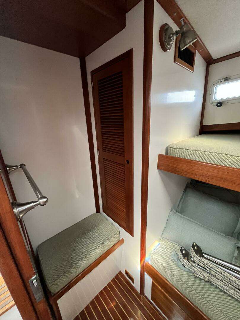 1986 Wilbur Flybridge Cruiser - Image 27