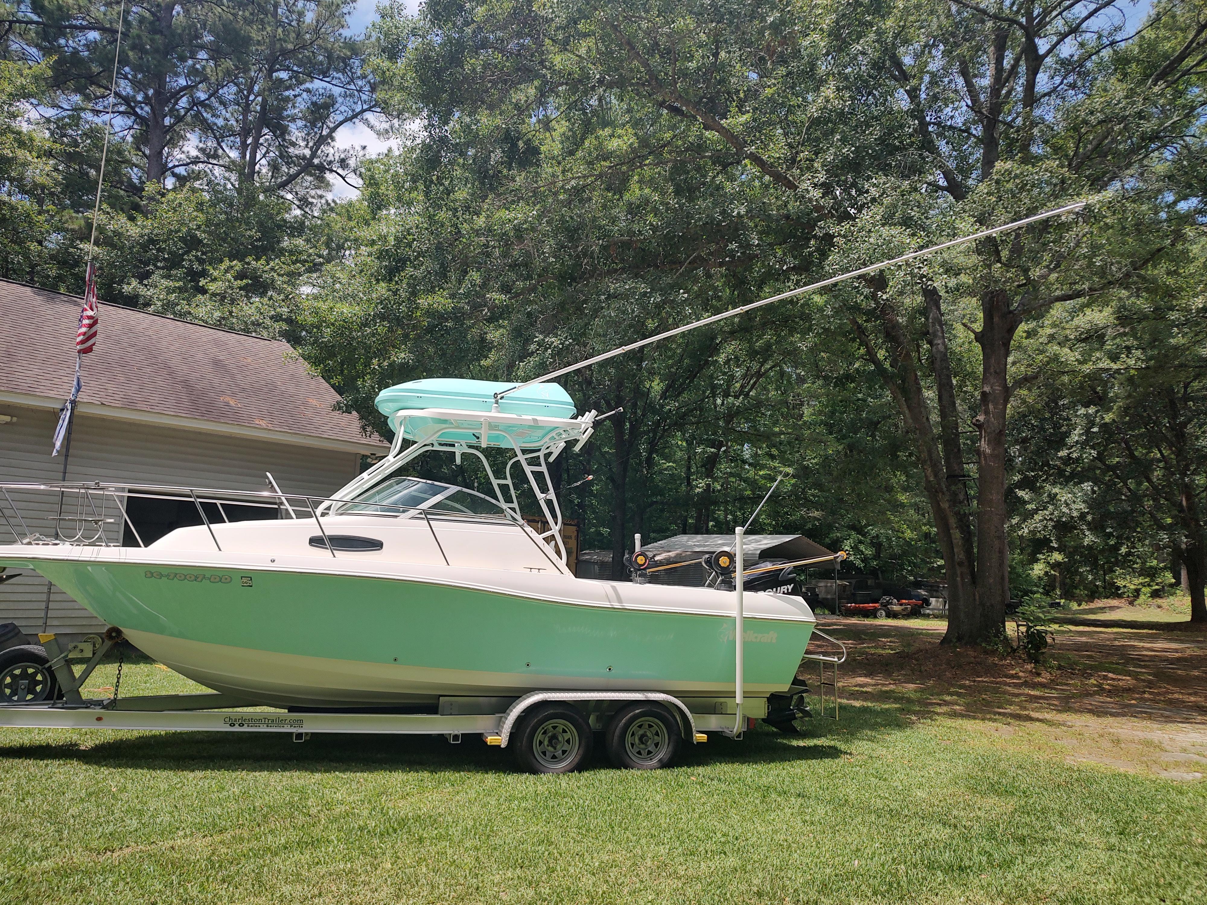 2001 Wellcraft 24 Walkaround - 3