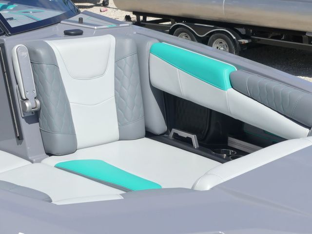 2022 Malibu M220 - 17