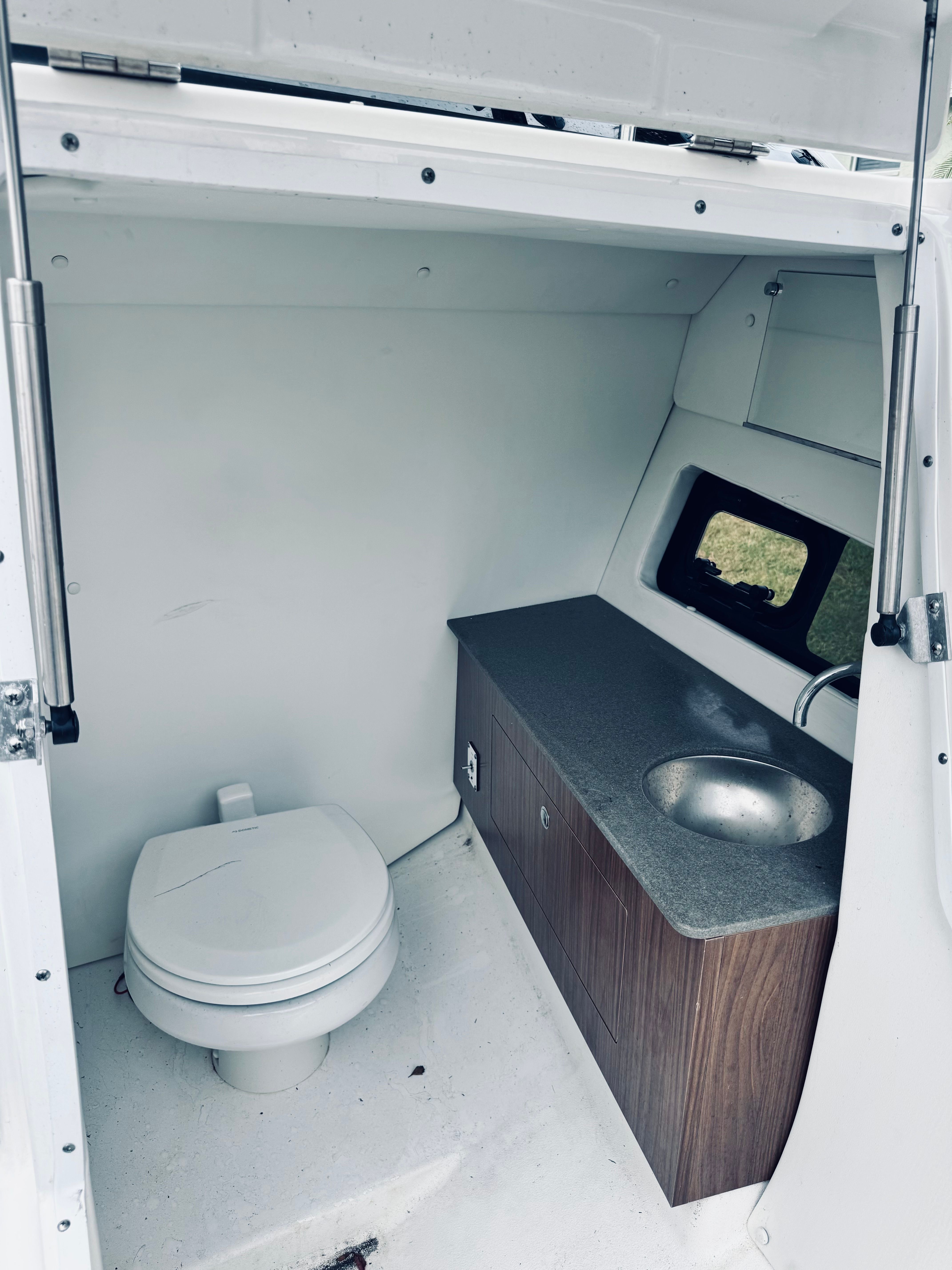 2024 Scarab 285 ID factory Tour boat - 16