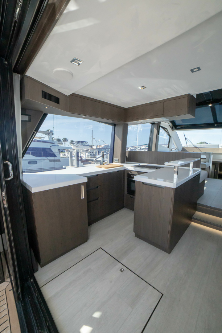 2024 Galeon 510 SKY - Image 13