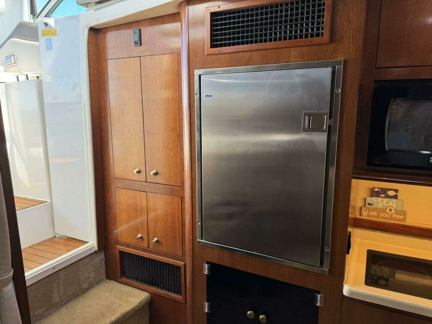 2003 Cruisers Yachts 3772 - Image 64