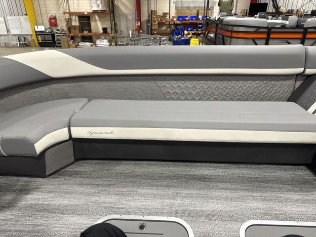2026 Bennington M Quad Bench 26 MSL Tritoon - 13