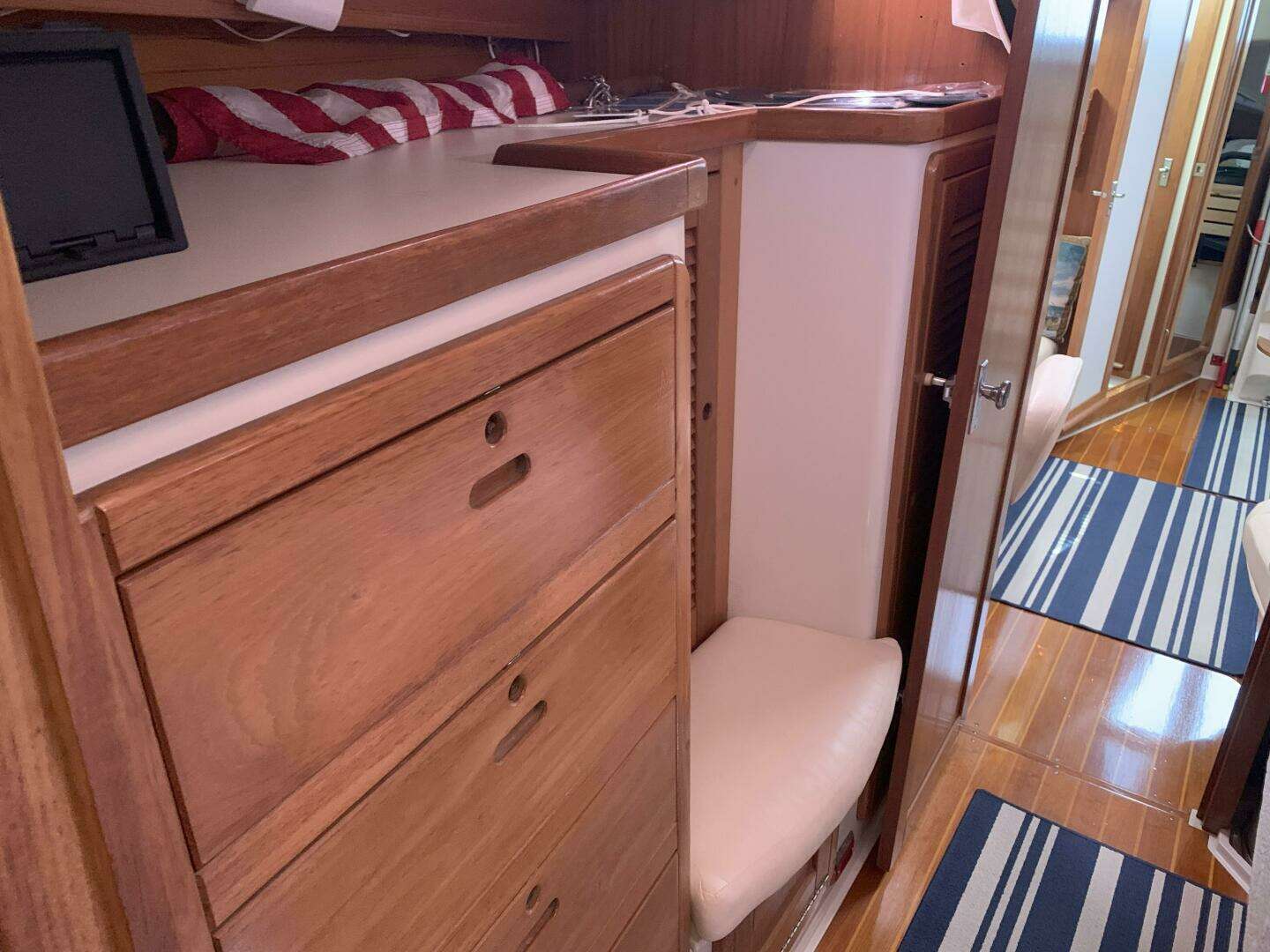 1995 Catalina 42 Mk II - Image 29