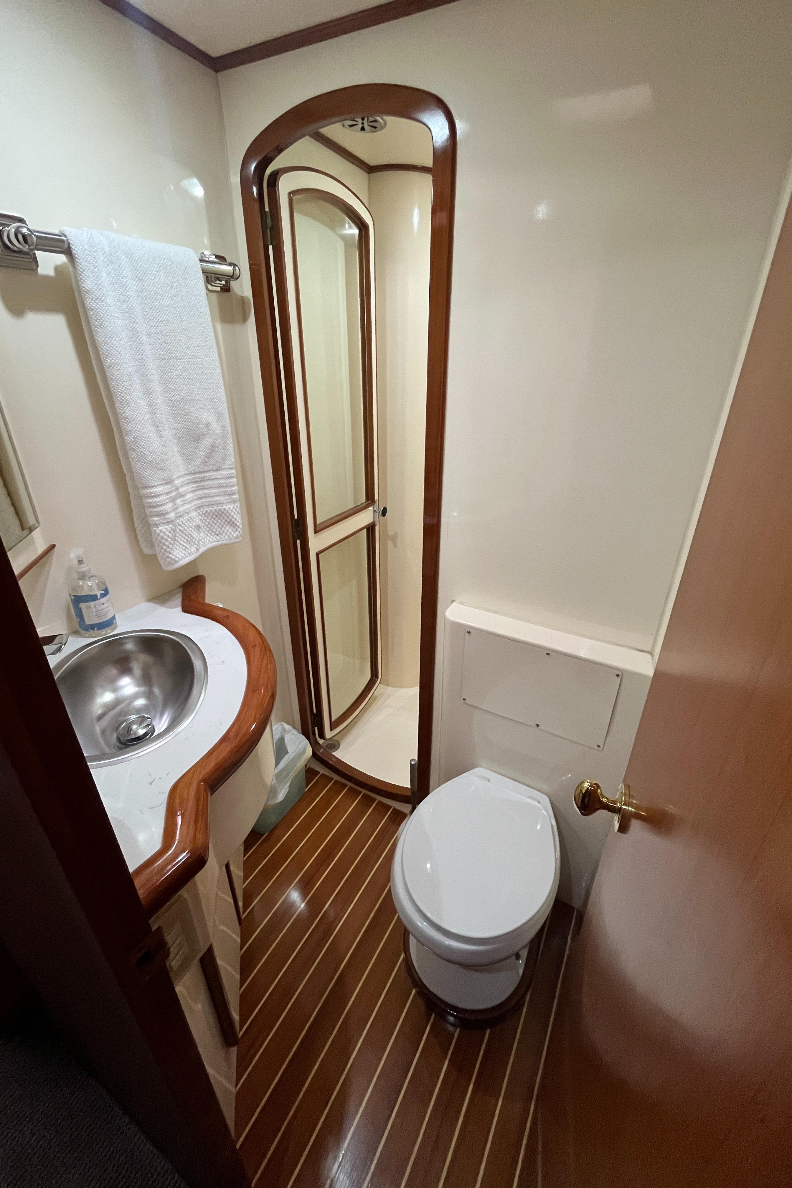 1999 Mikelson Long-Range Luxury Sportfisher - 55