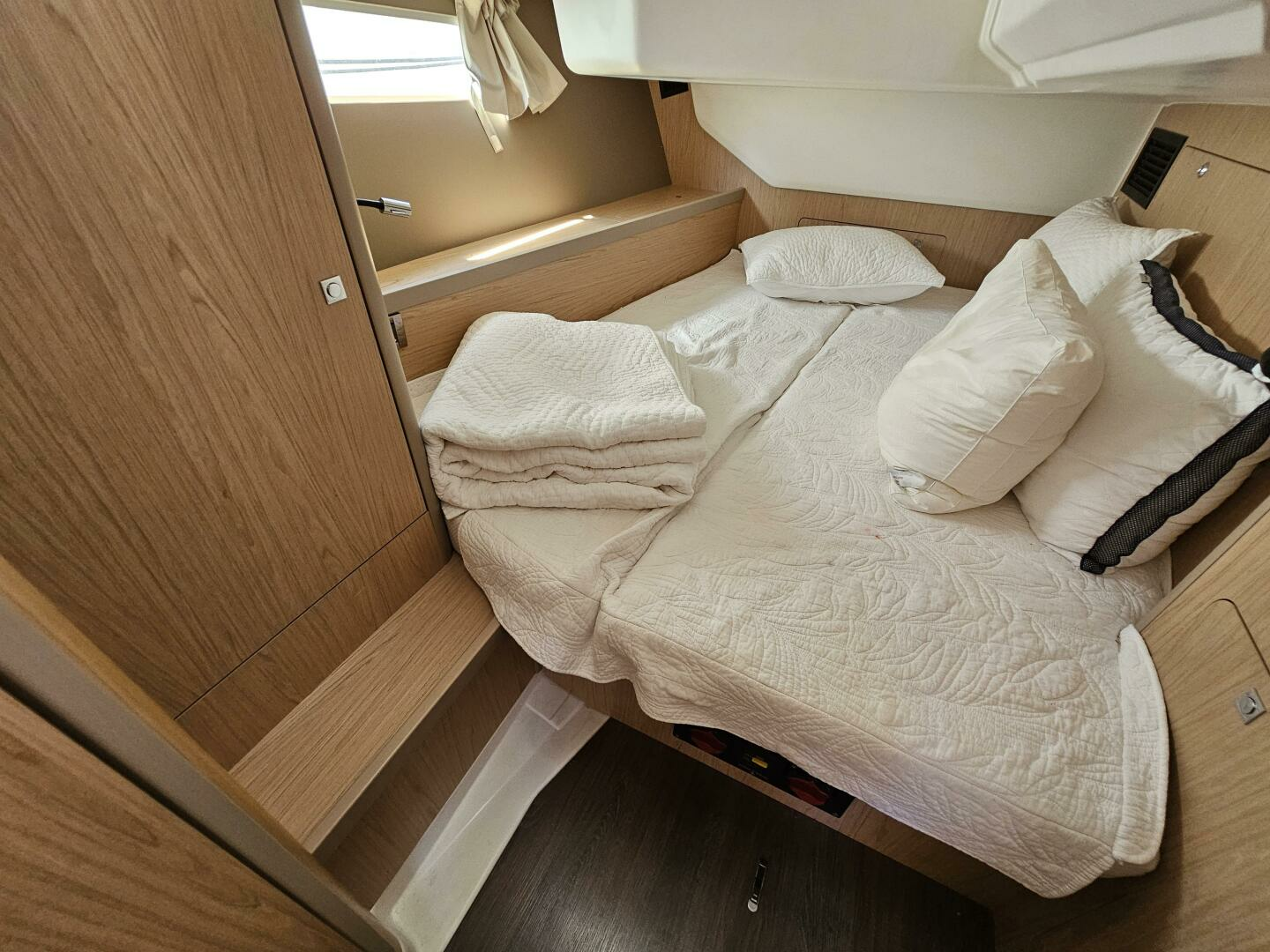 2017 Beneteau Oceanis 45 - Image 17