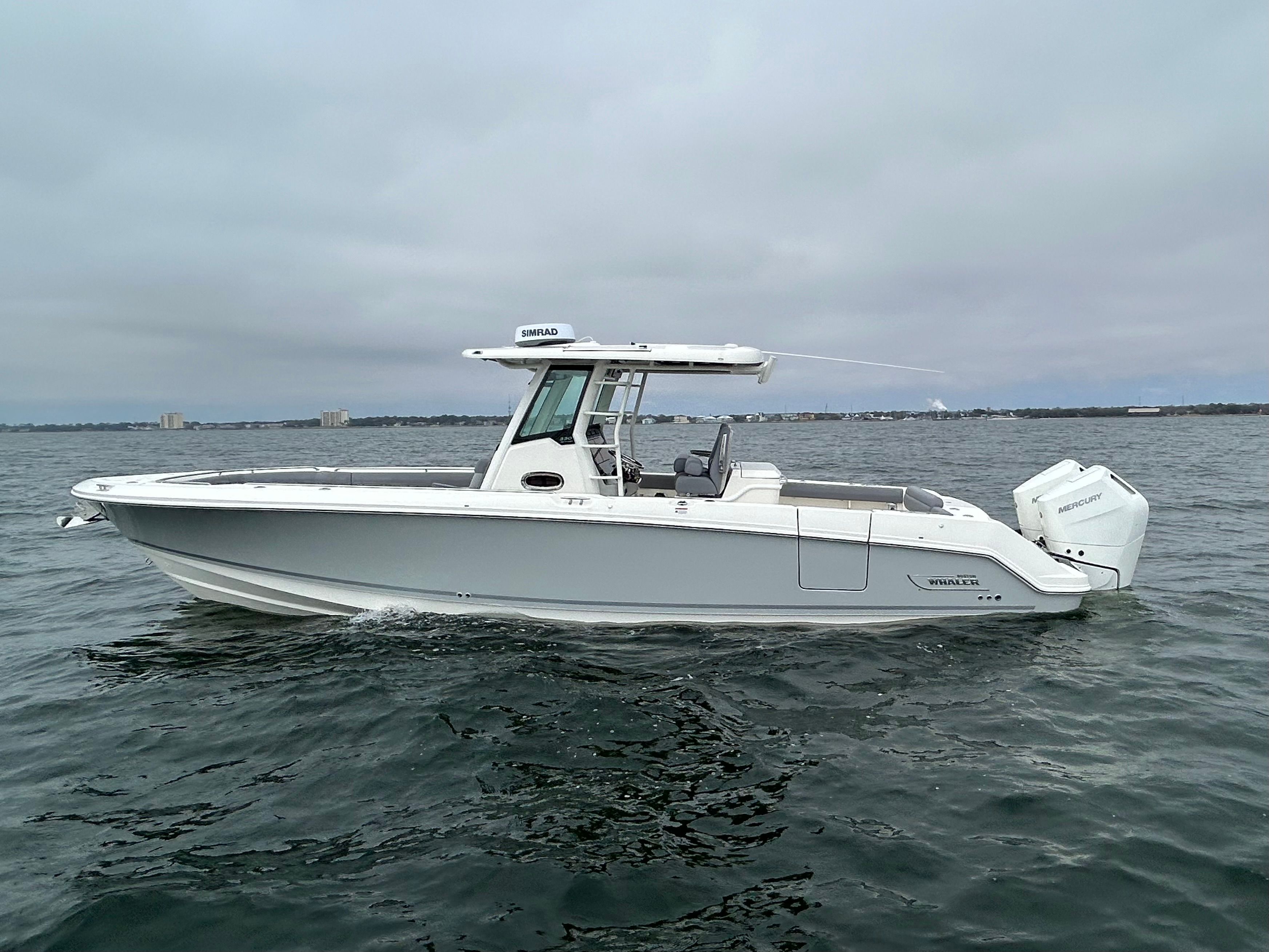 2026 Boston Whaler 330 Outrage