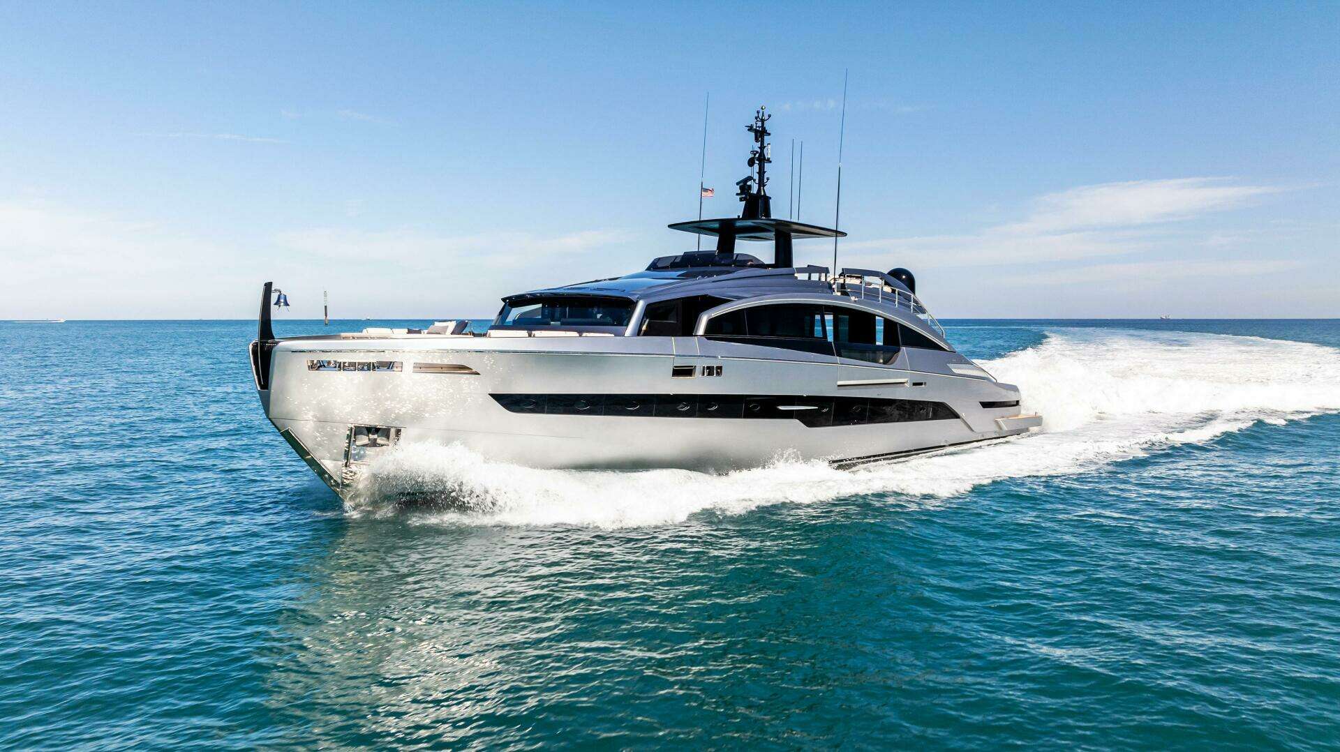 2023 Pershing GTX Motoryacht - Image 7