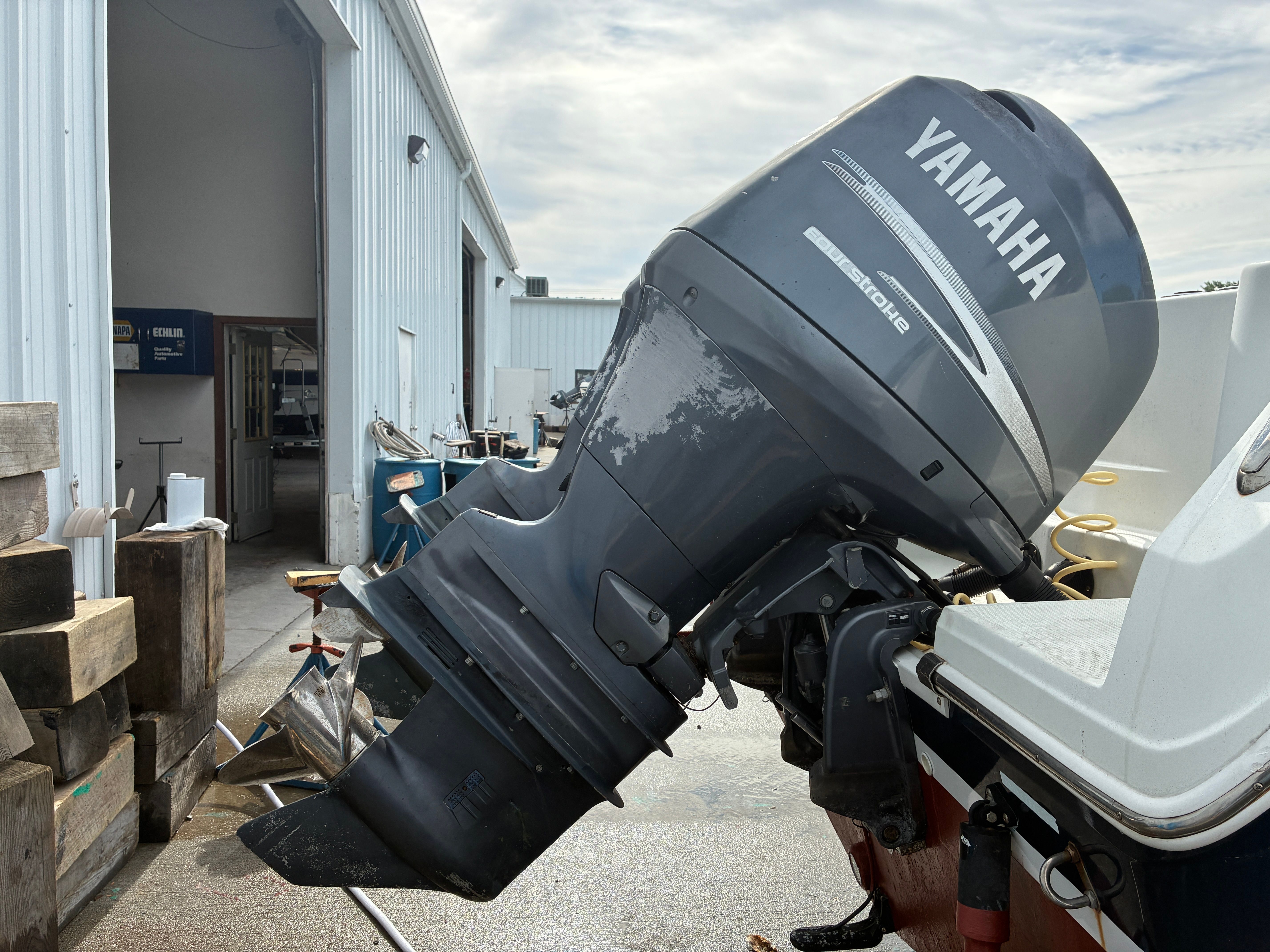 Yamaha outboard motor on a 2007 Sailfish 2660 boat.