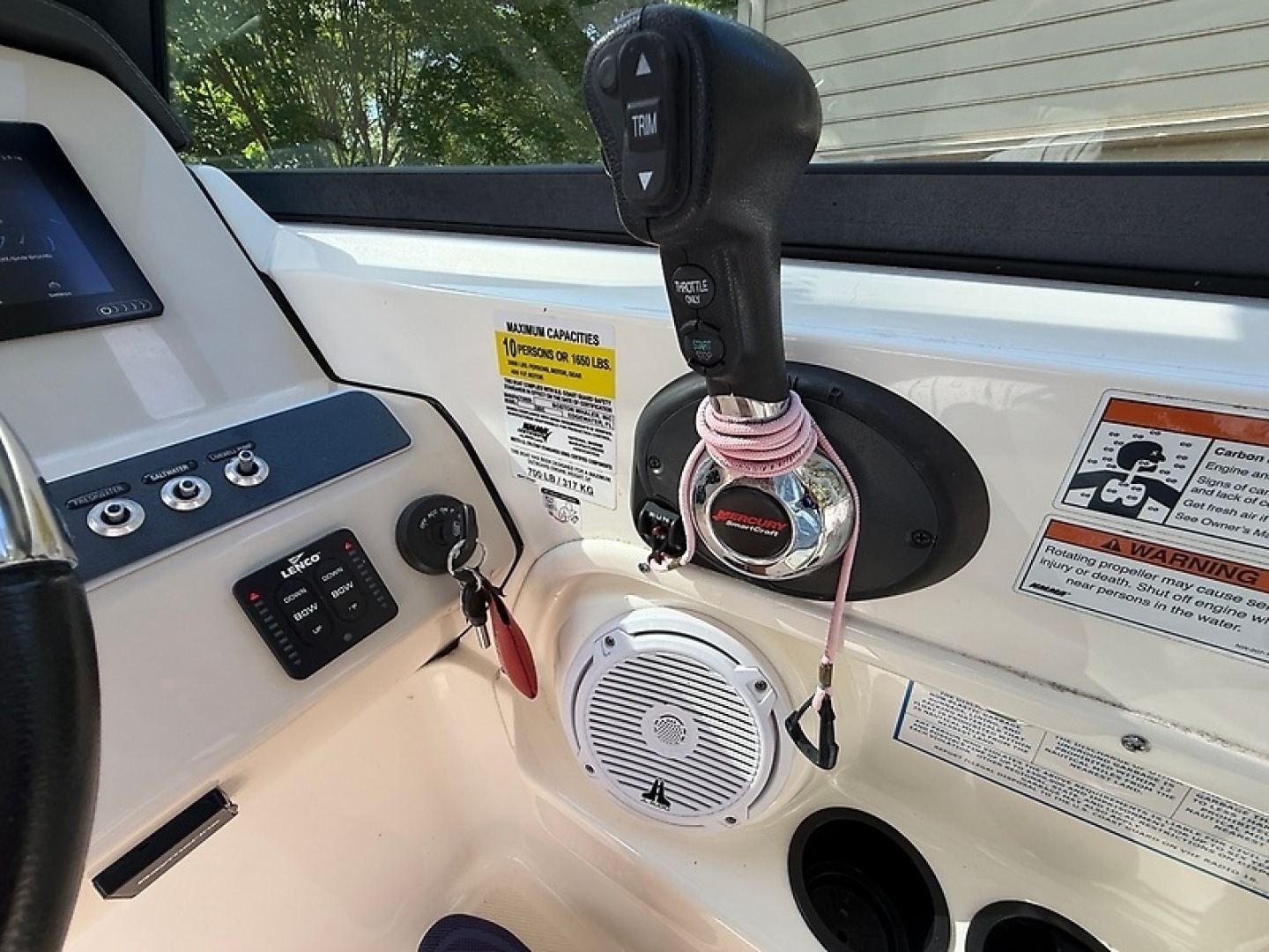 2020 Boston Whaler Vantage 230 - Image 27