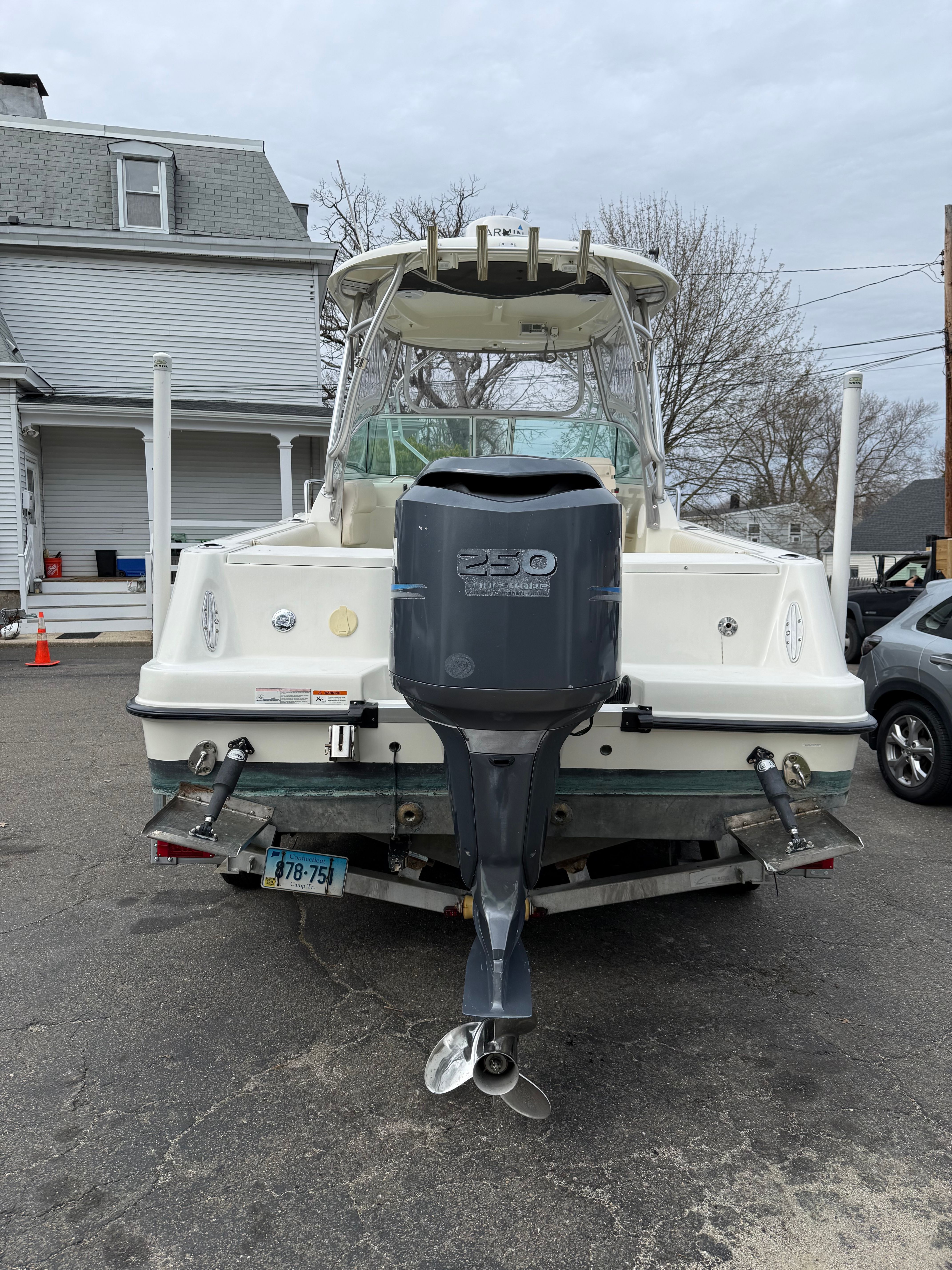2008 Hydra-Sports Vector 2200 VX boat with outboard motor.