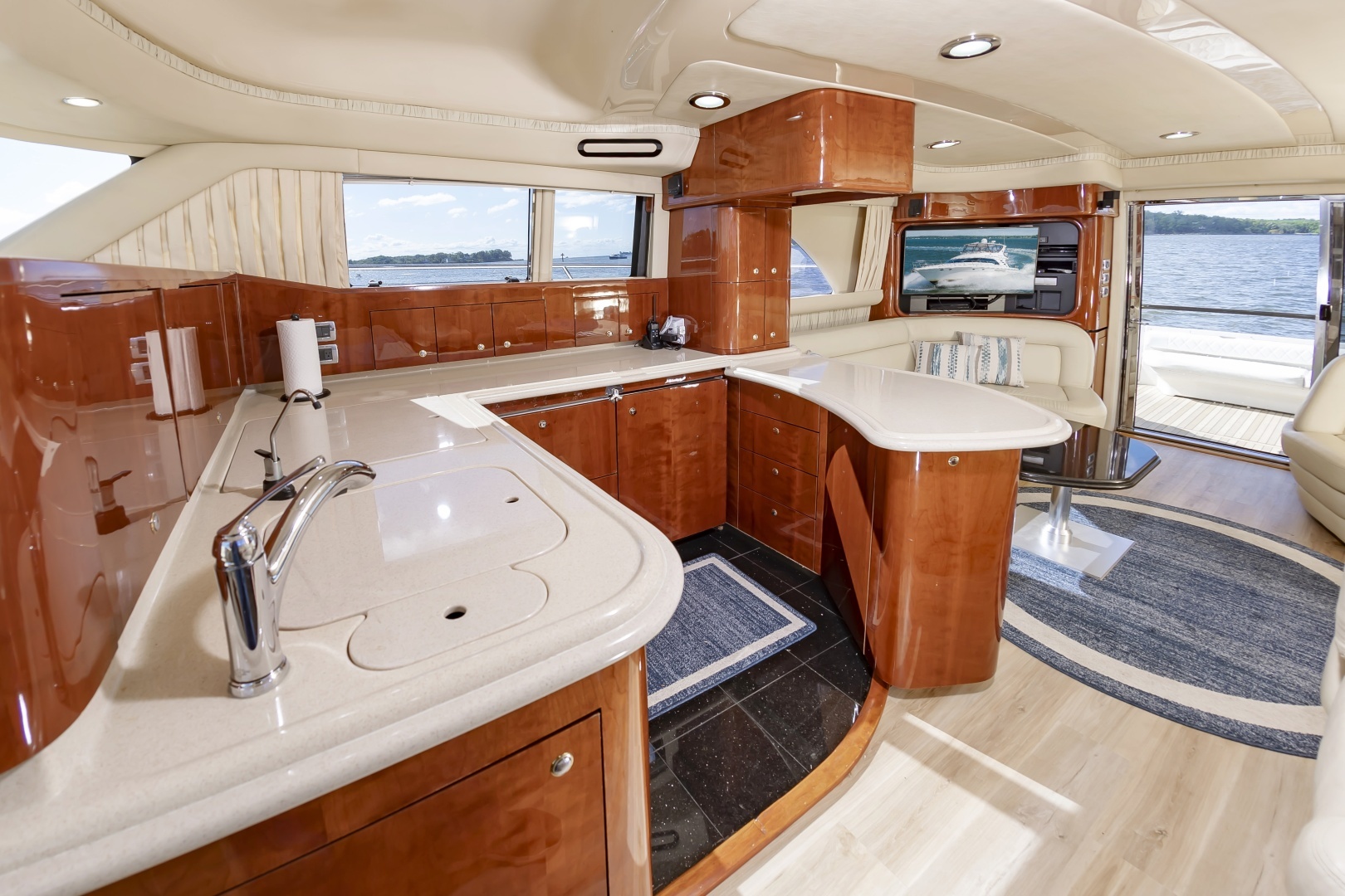2002 Sea Ray 560 Sedan Bridge - Image 31