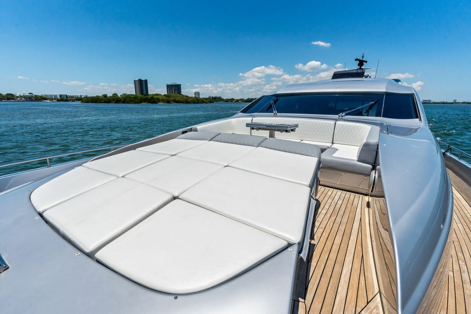 2012 Pershing 92 - Image 15