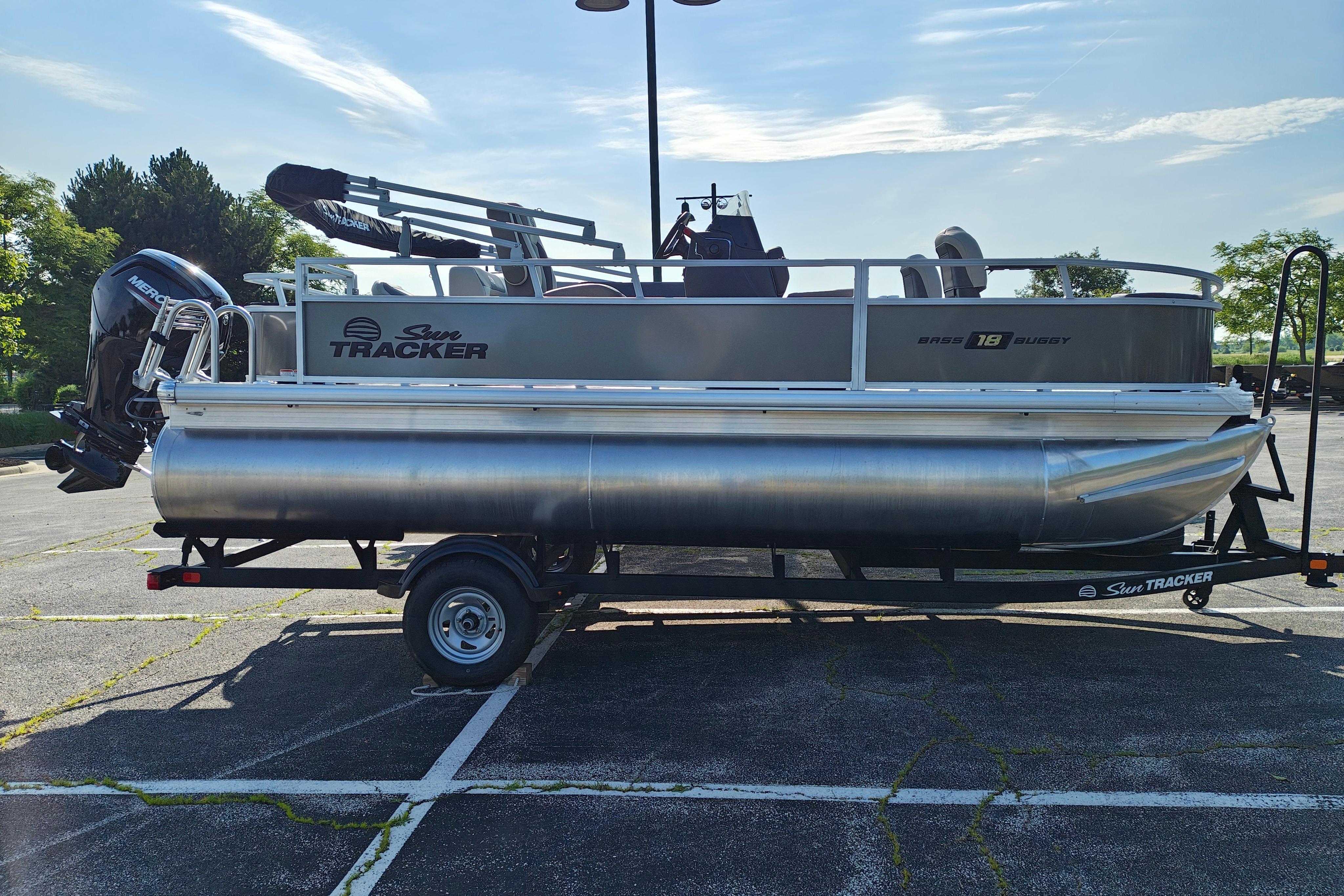 2026 Sun Tracker Bass Buggy 18 DLX