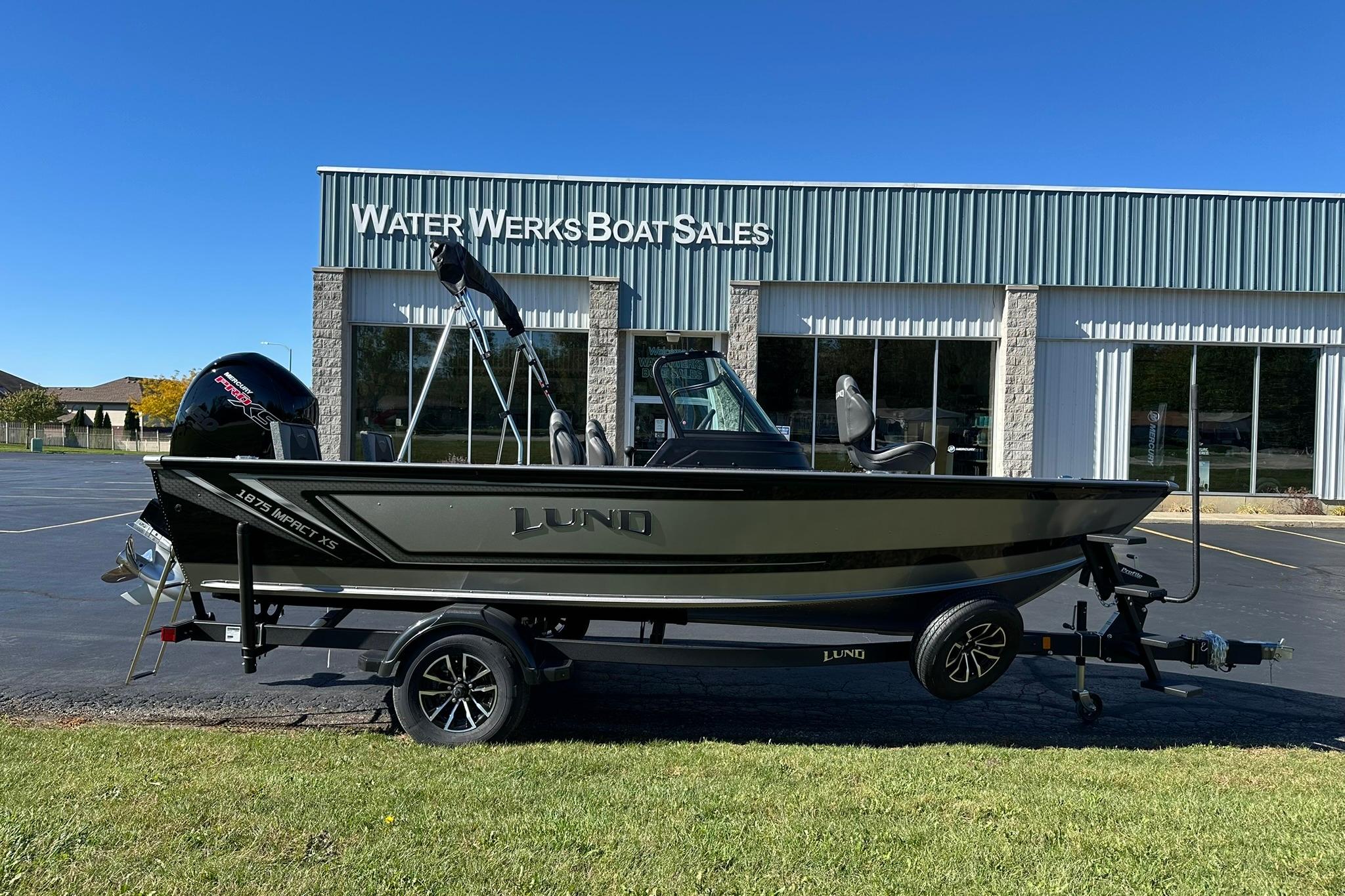 2026 Lund 1875 Impact XS Sport boat at Water Werks Boat Sales dealership.