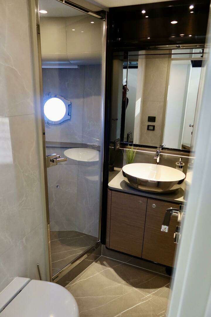 2026 Absolute 58 Navetta - Image 36
