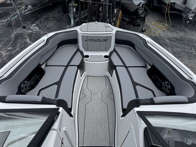 2026 Yamaha Boats 255XE - 11