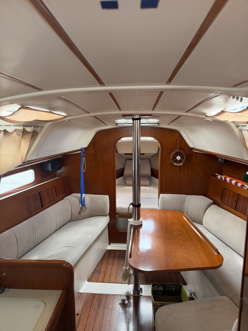 1995 Beneteau OCEANIS 321 - Image 3