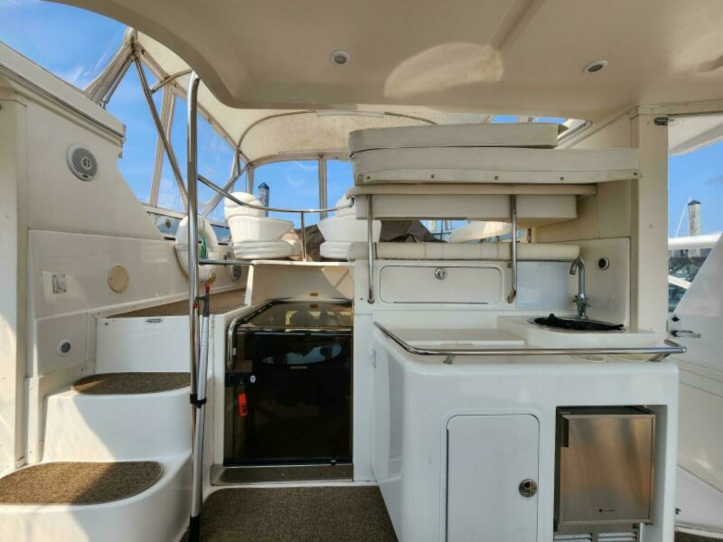 1999 Sea Ray 420 Aft Cabin - Image 4