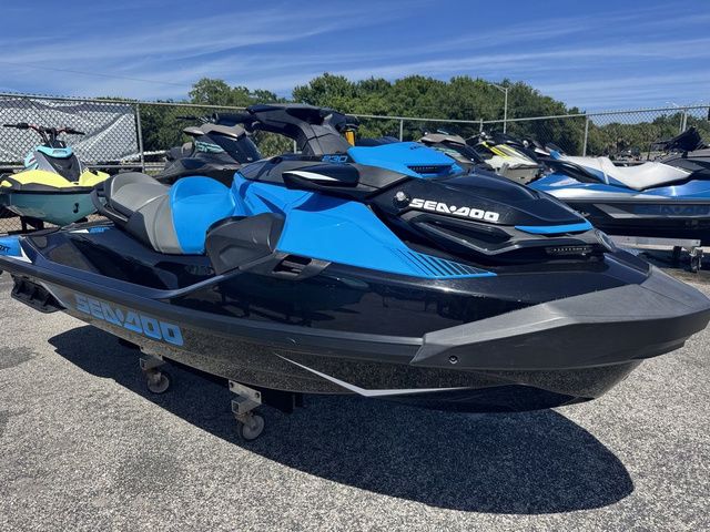 2018 Sea-Doo RXT® 230 IBR & Sound System - 2