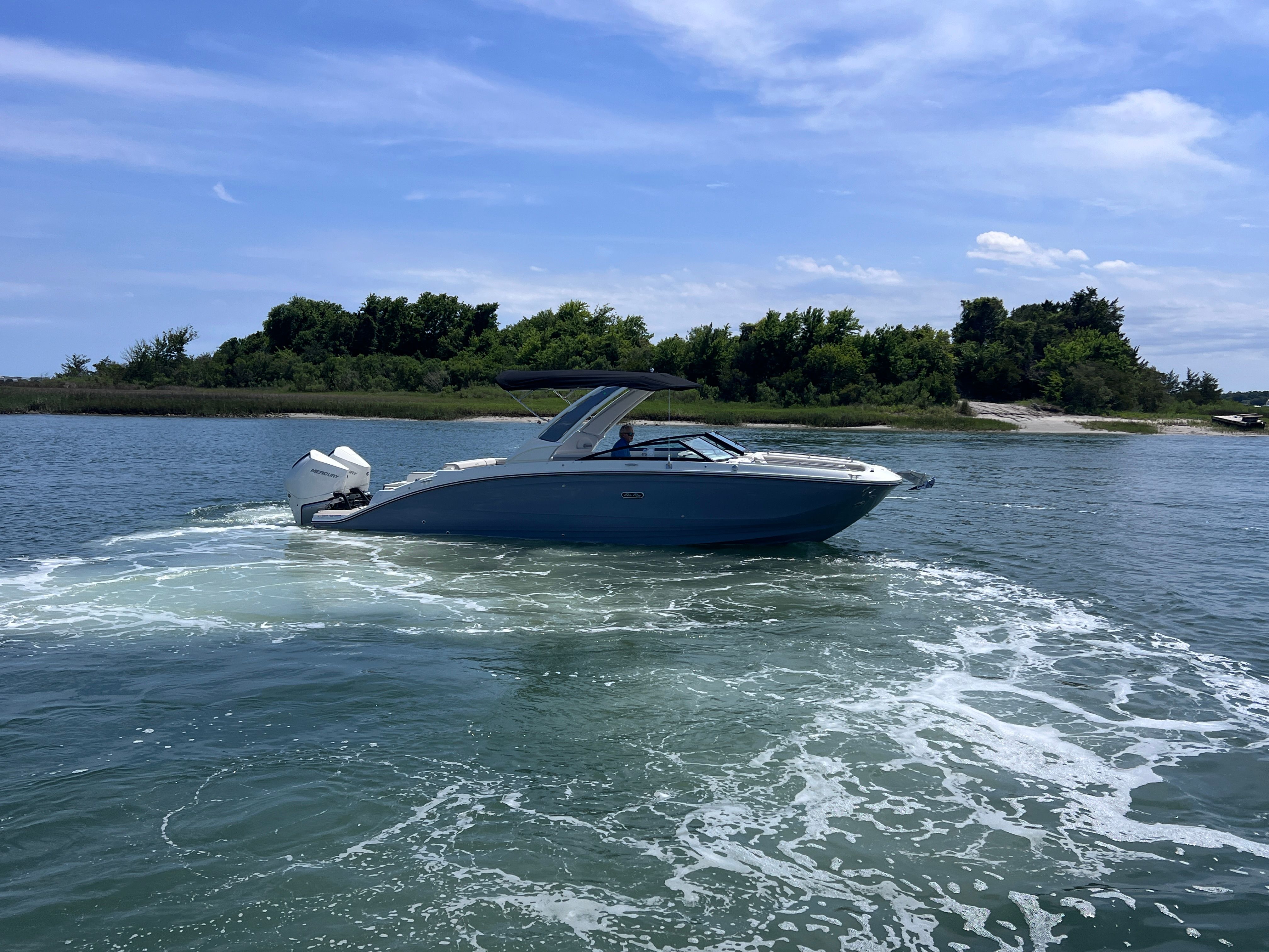 2026 Sea Ray SDX 290 Outboard