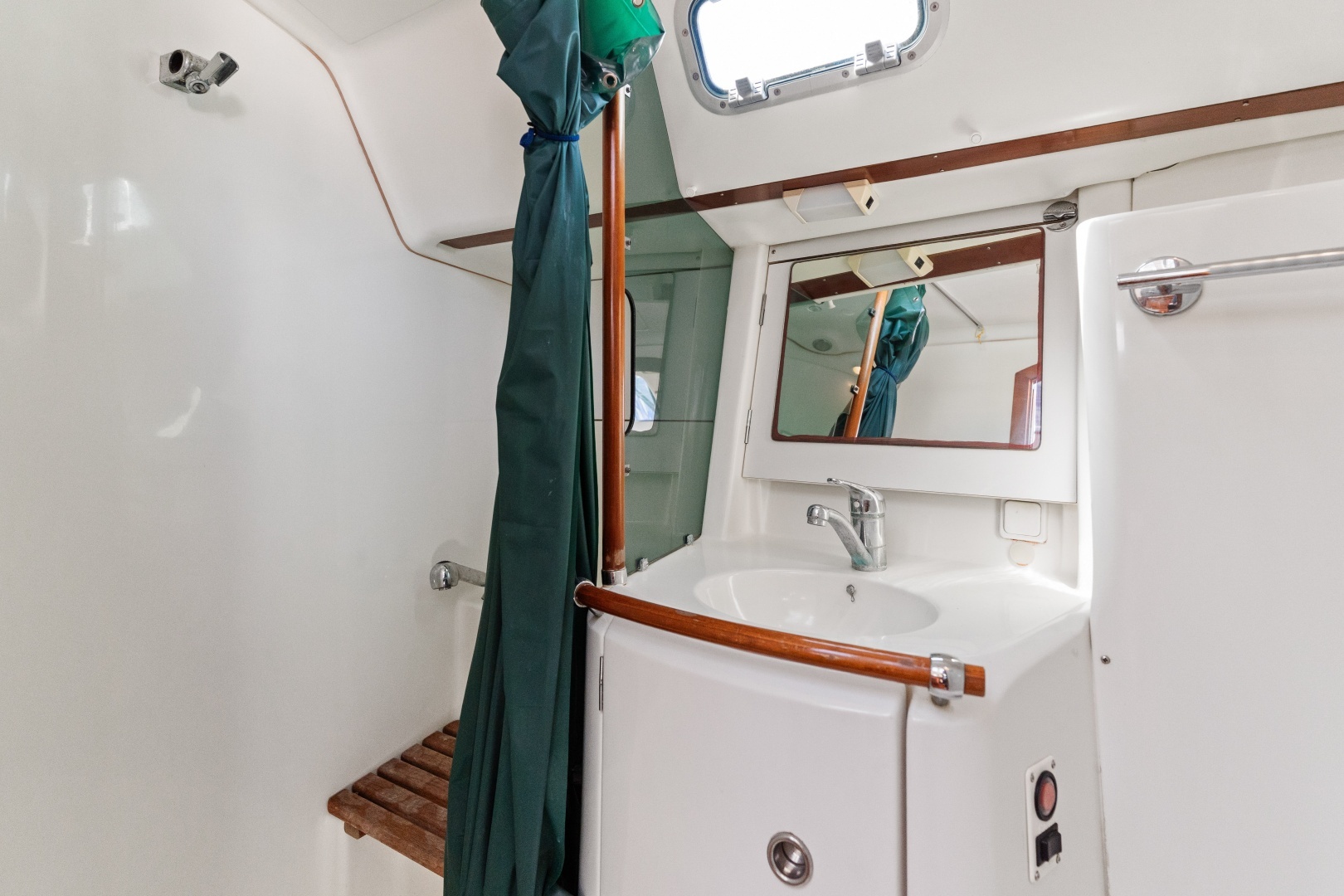 2001 Beneteau — - Image 14