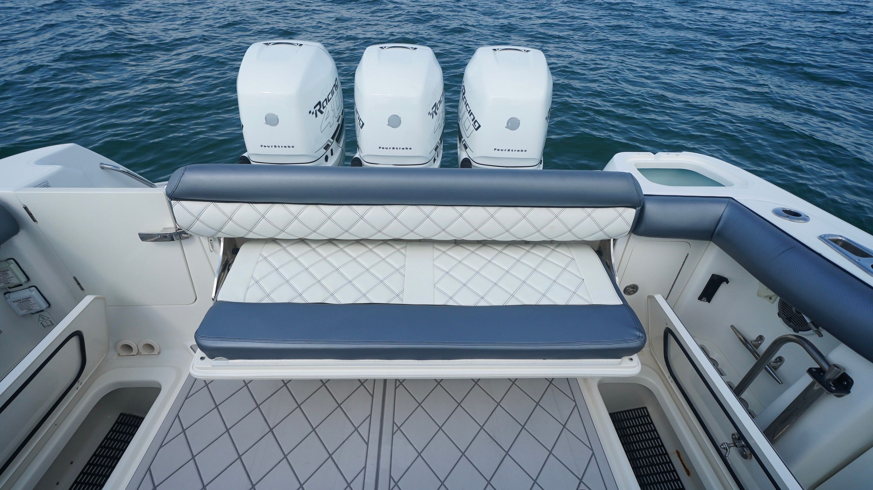 2013 Boston Whaler 350 Outrage - 82