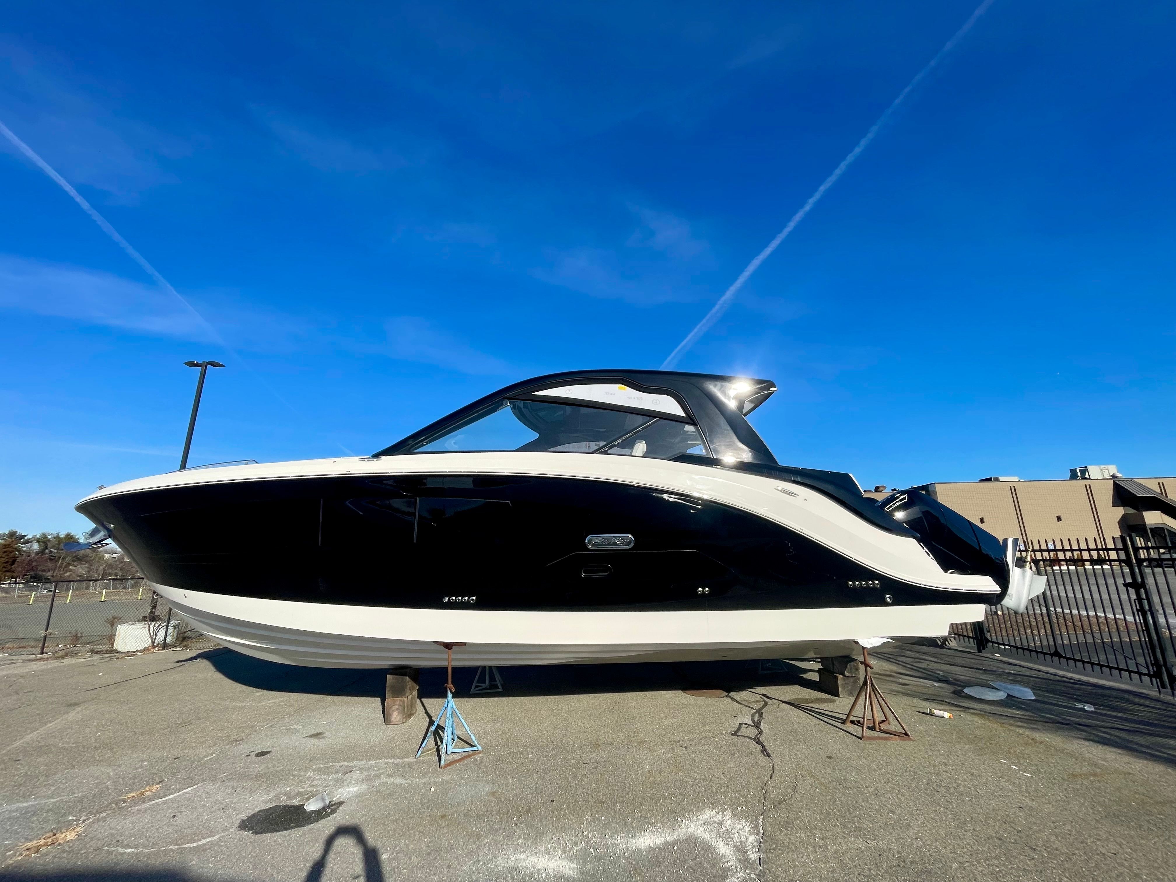 2026 Sea Ray Sundancer 370 Outboard