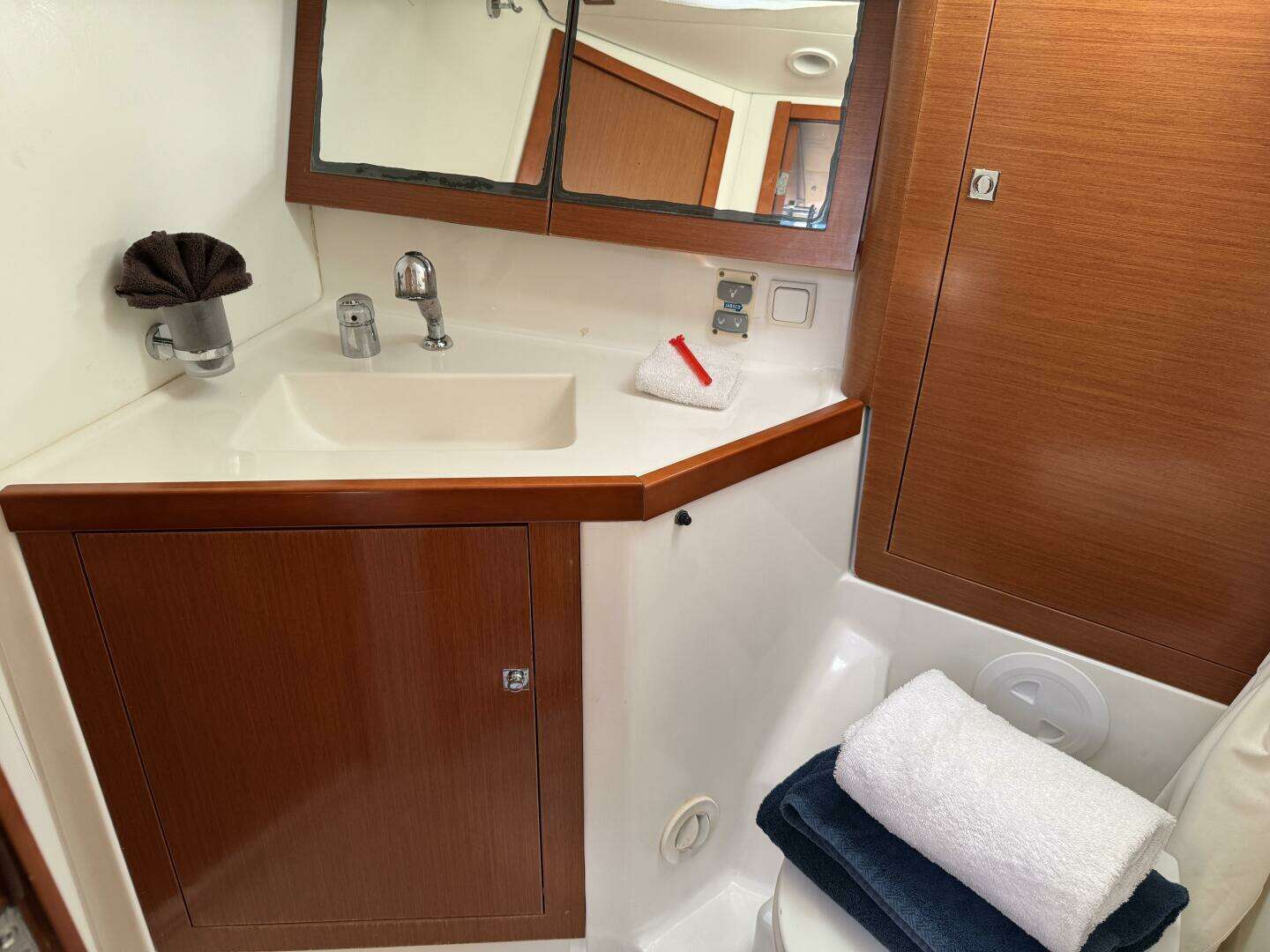 2016 Beneteau Oceanis 45 - Image 54